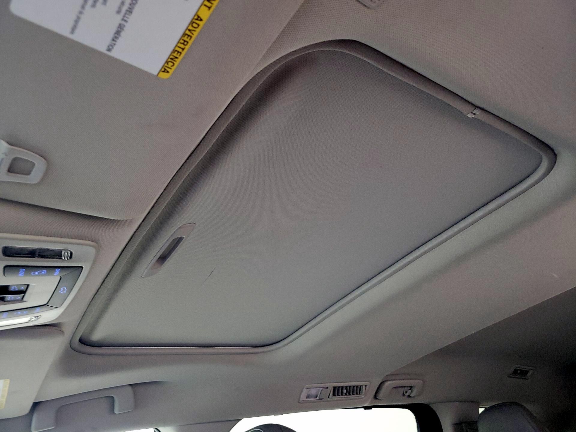 Thumbnail: 2021 Toyota Sienna - 17