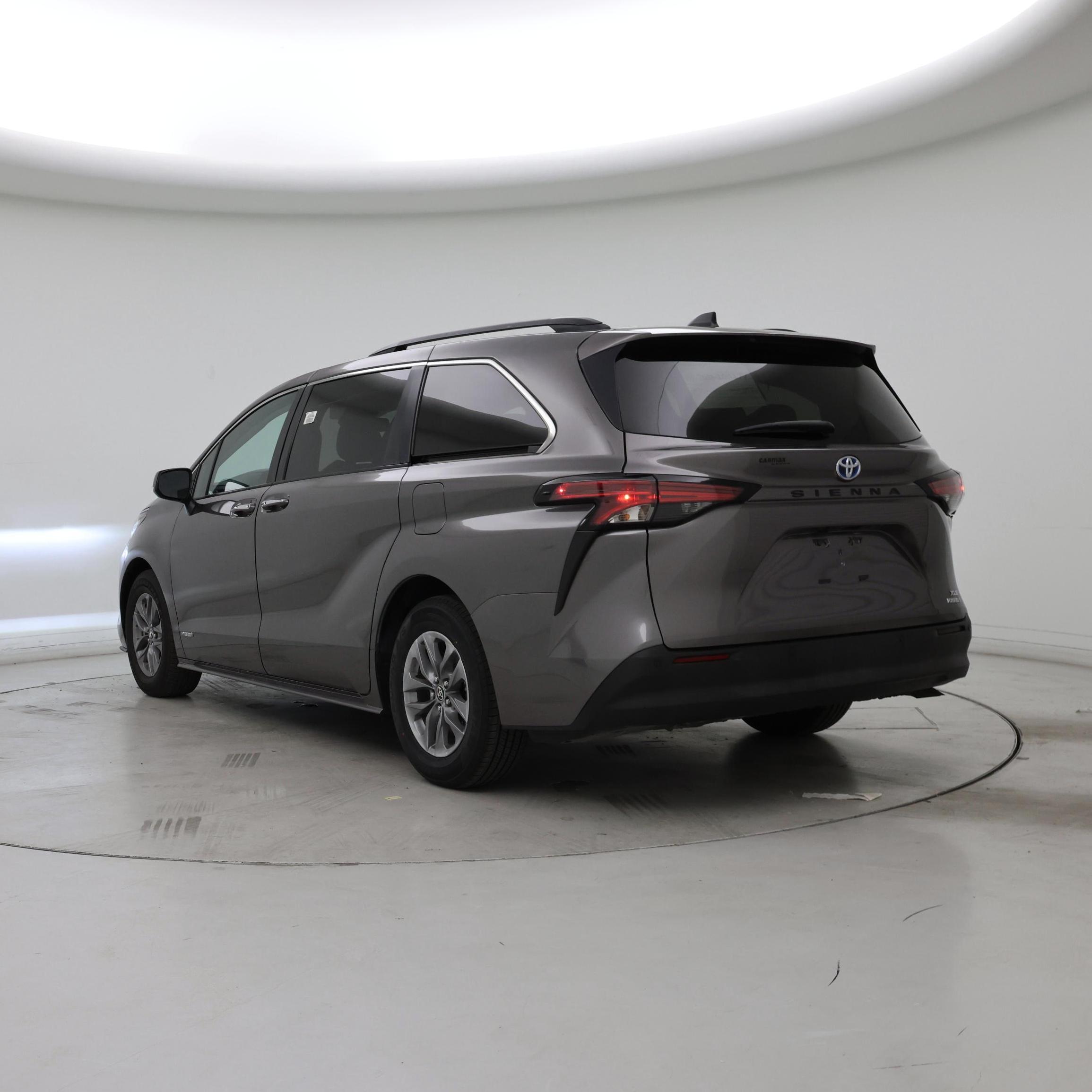 Thumbnail: 2021 Toyota Sienna - 2