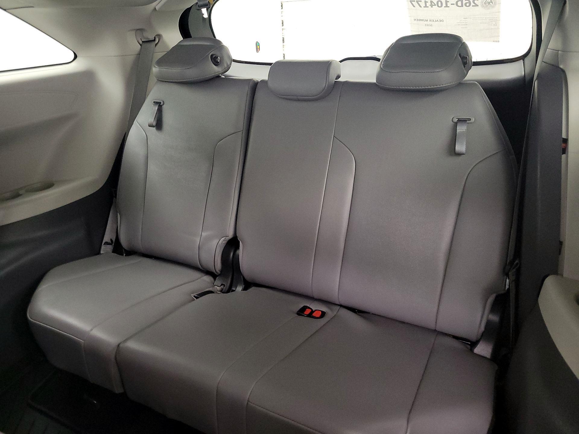 Thumbnail: 2021 Toyota Sienna - 19