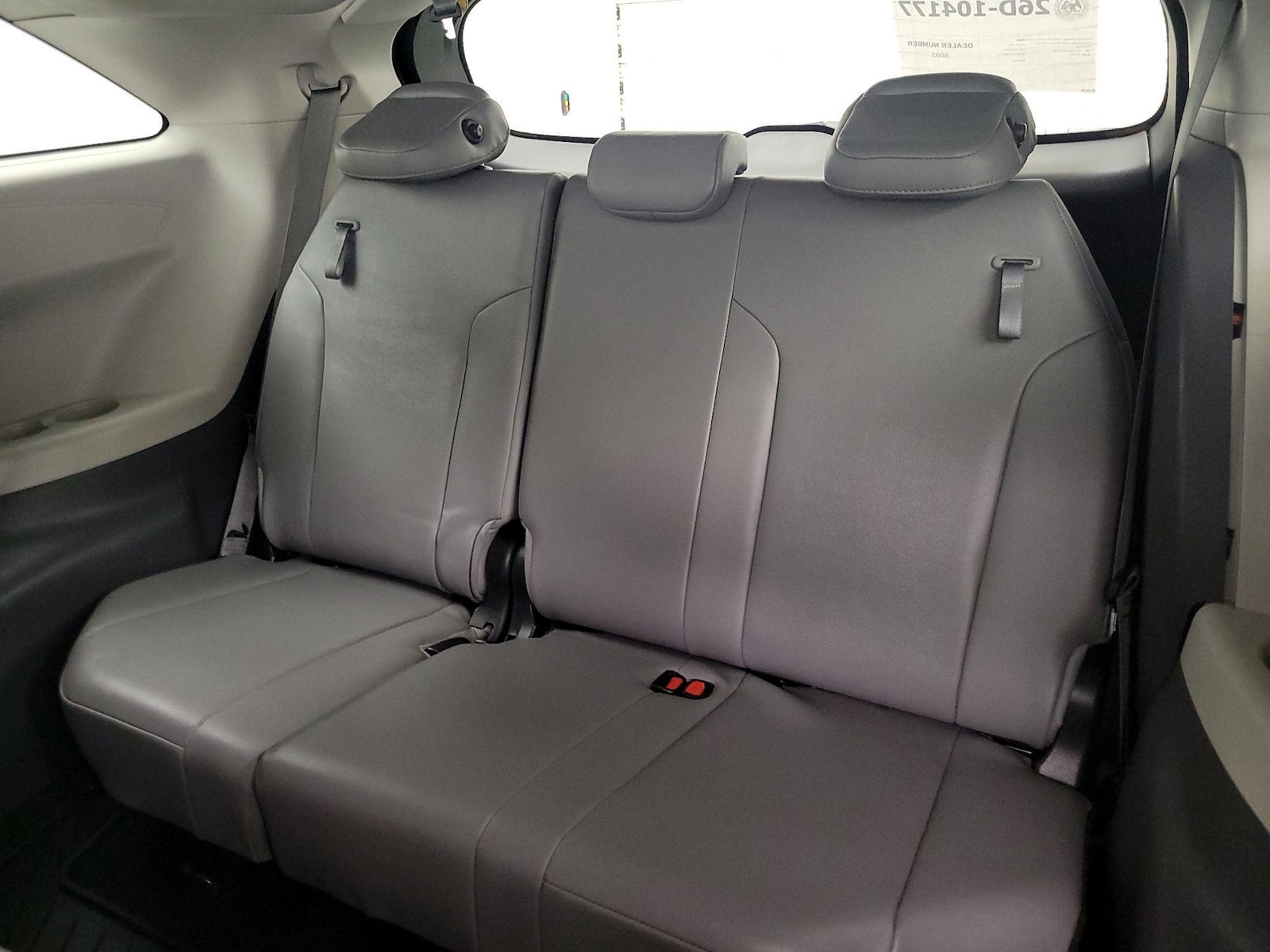 2021 Toyota Sienna XLE - Photo 20