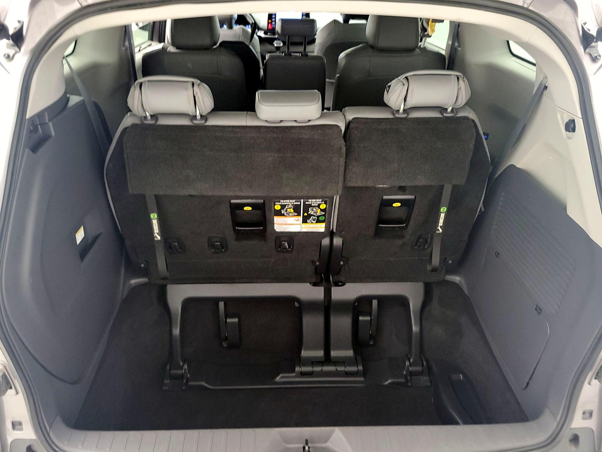 Thumbnail: 2021 Toyota Sienna - 20