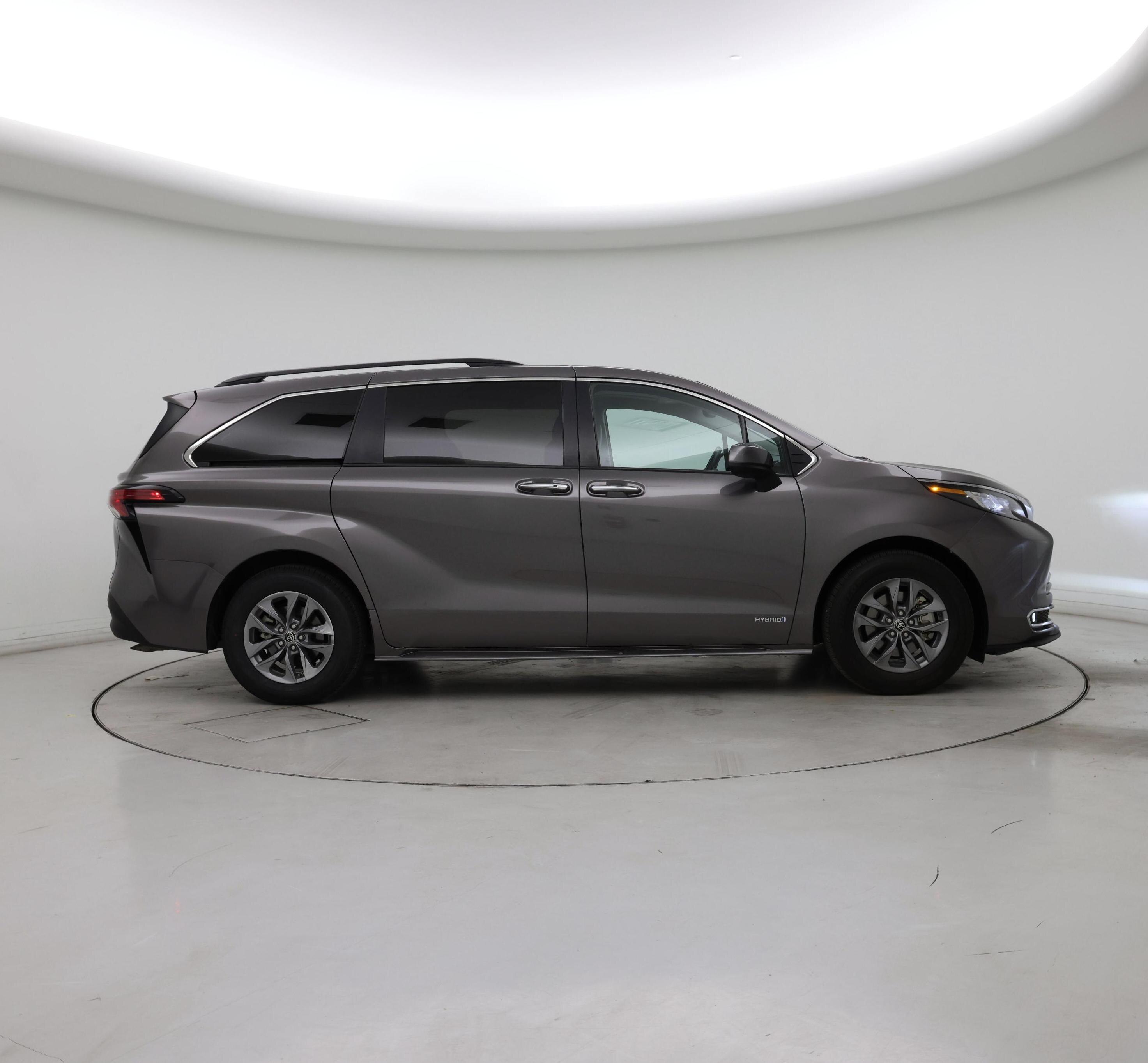 Thumbnail: 2021 Toyota Sienna - 7