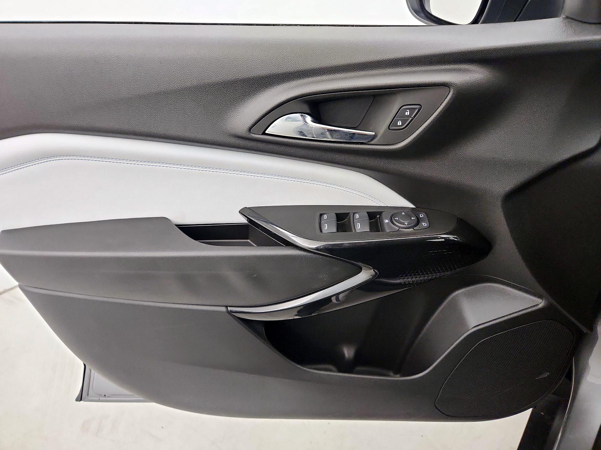 Thumbnail: 2025 Chevrolet Trax - 12