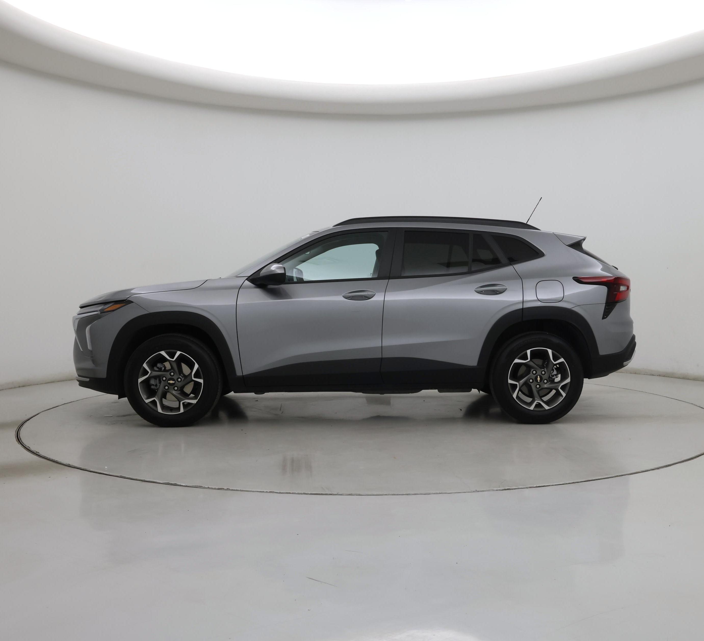 Thumbnail: 2025 Chevrolet Trax - 3