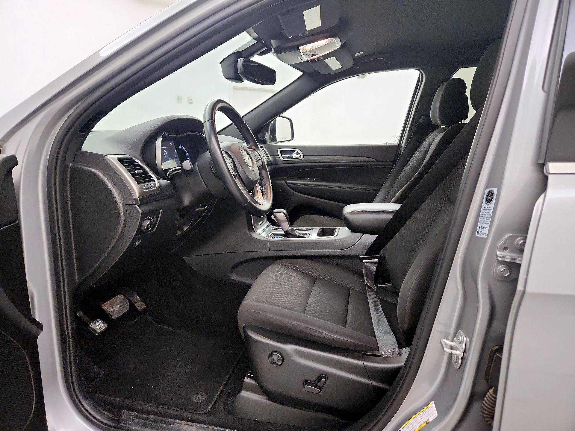 Thumbnail: 2020 Jeep Grand Cherokee - 11