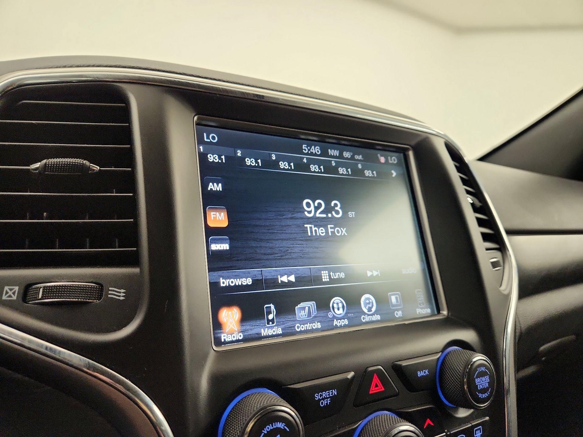 Thumbnail: 2017 Jeep Grand Cherokee - 15