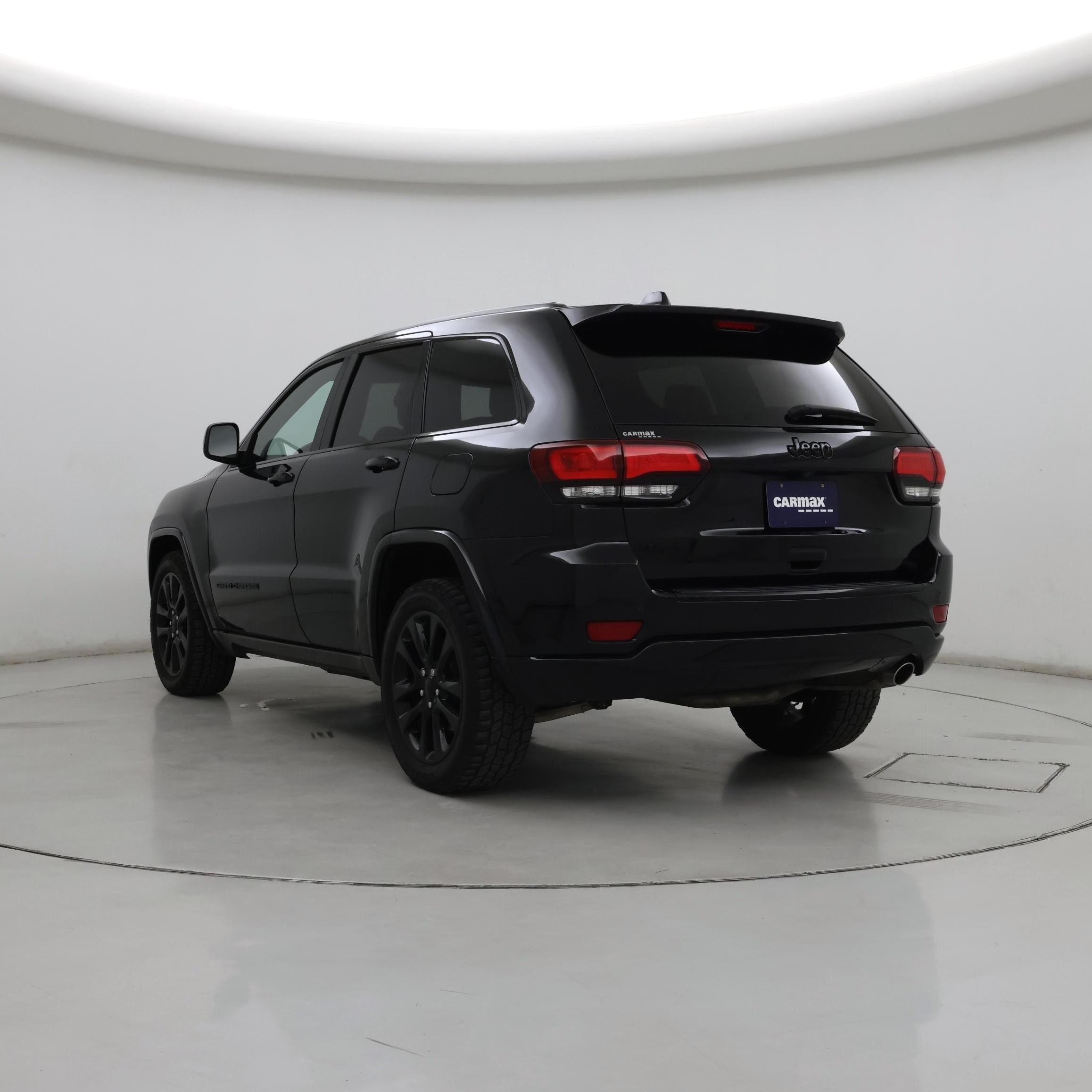 Thumbnail: 2017 Jeep Grand Cherokee - 2