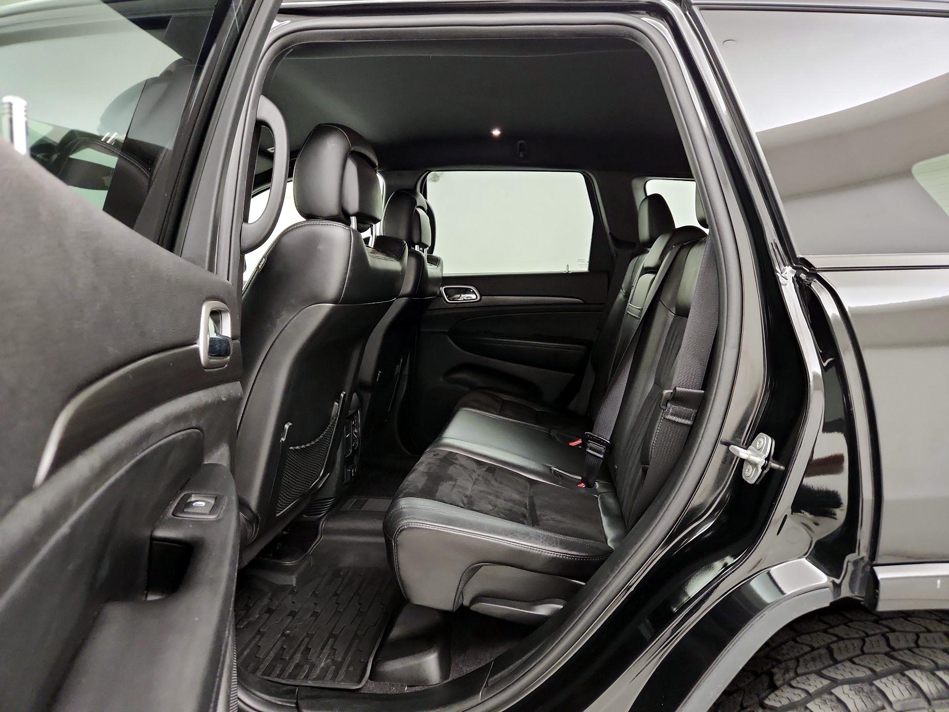 Thumbnail: 2017 Jeep Grand Cherokee - 19