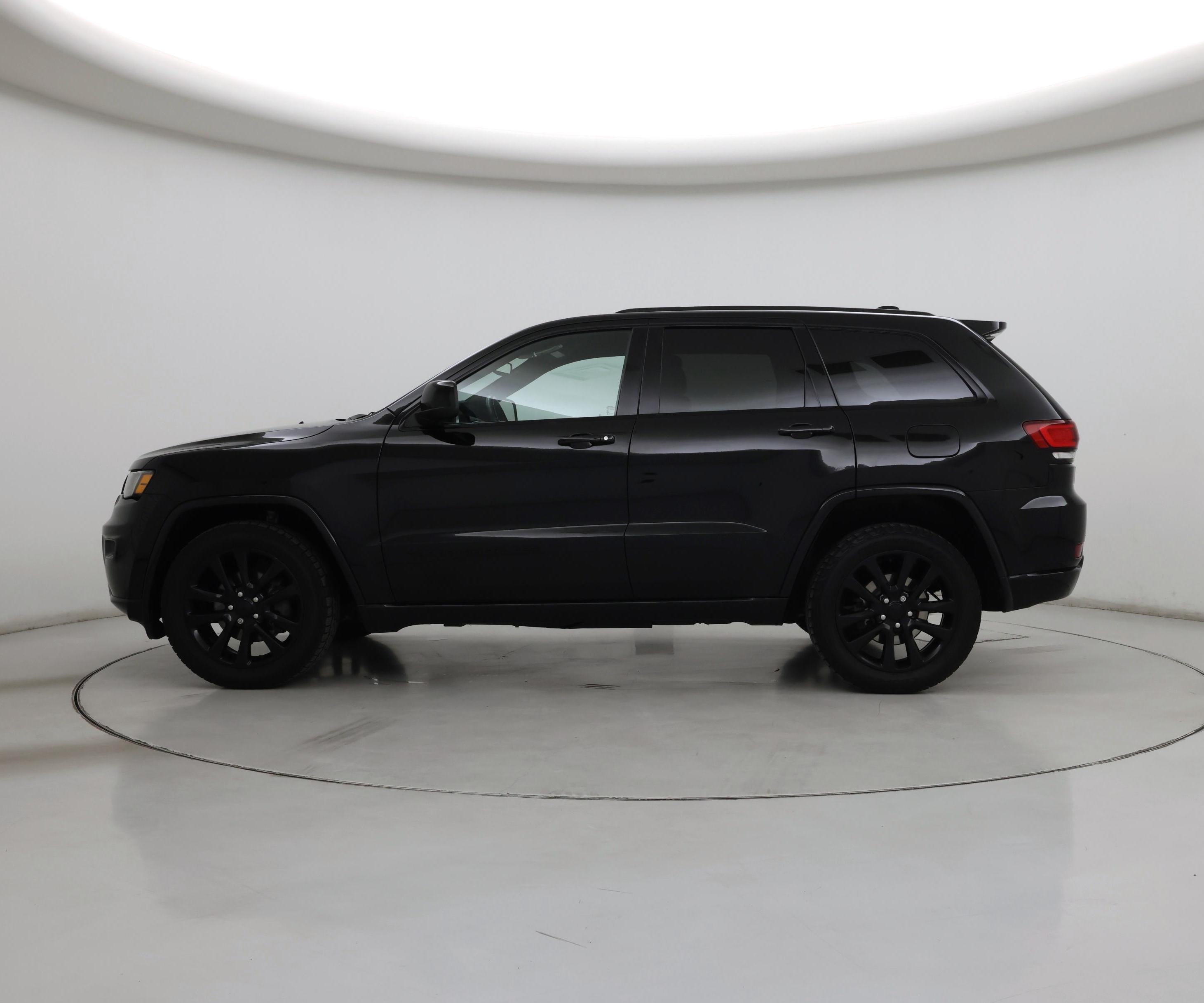 Thumbnail: 2017 Jeep Grand Cherokee - 3