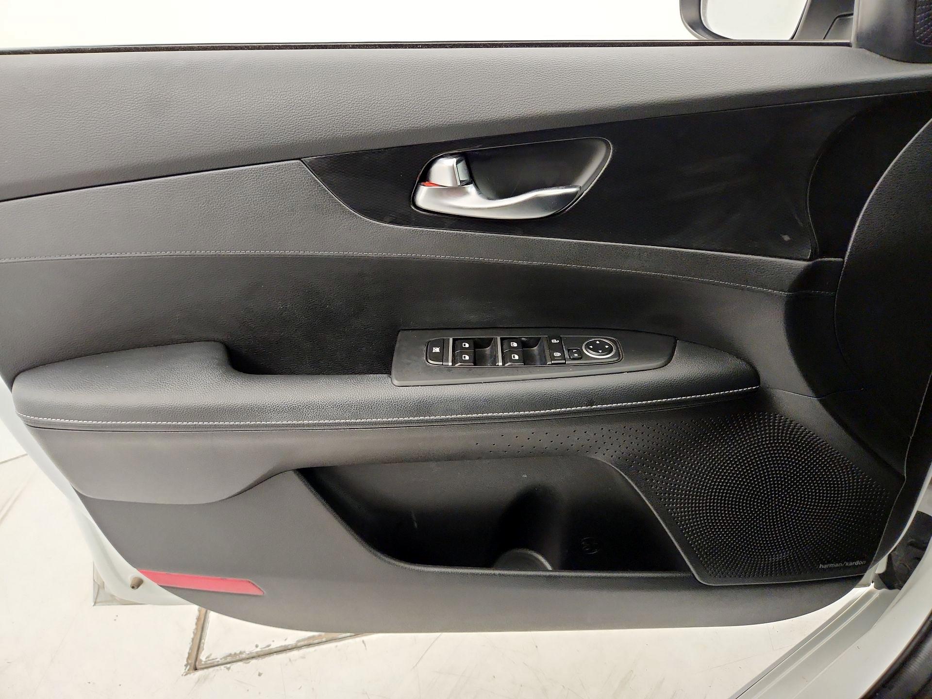 Thumbnail: 2023 Kia Forte - 12