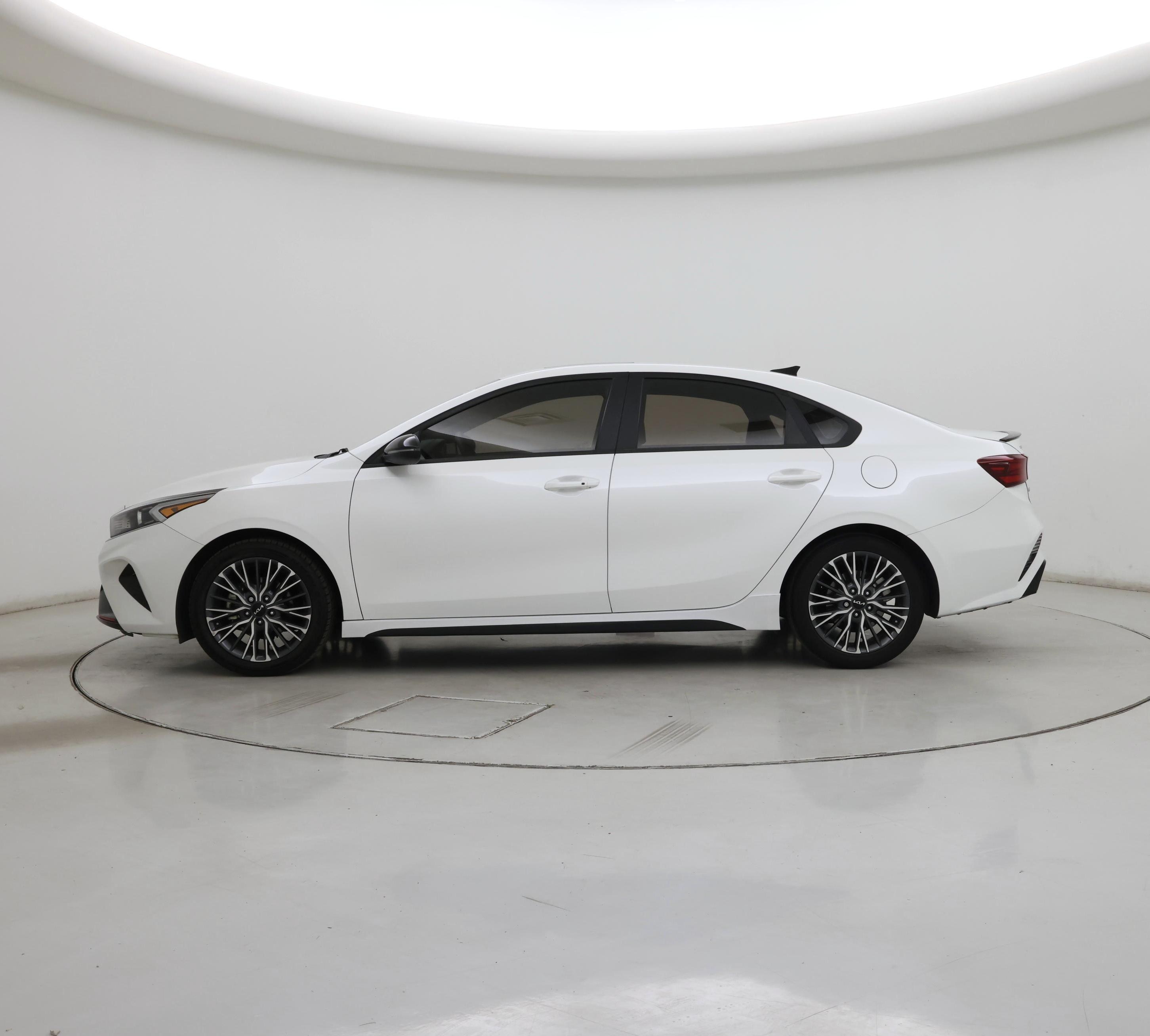 Thumbnail: 2023 Kia Forte - 3