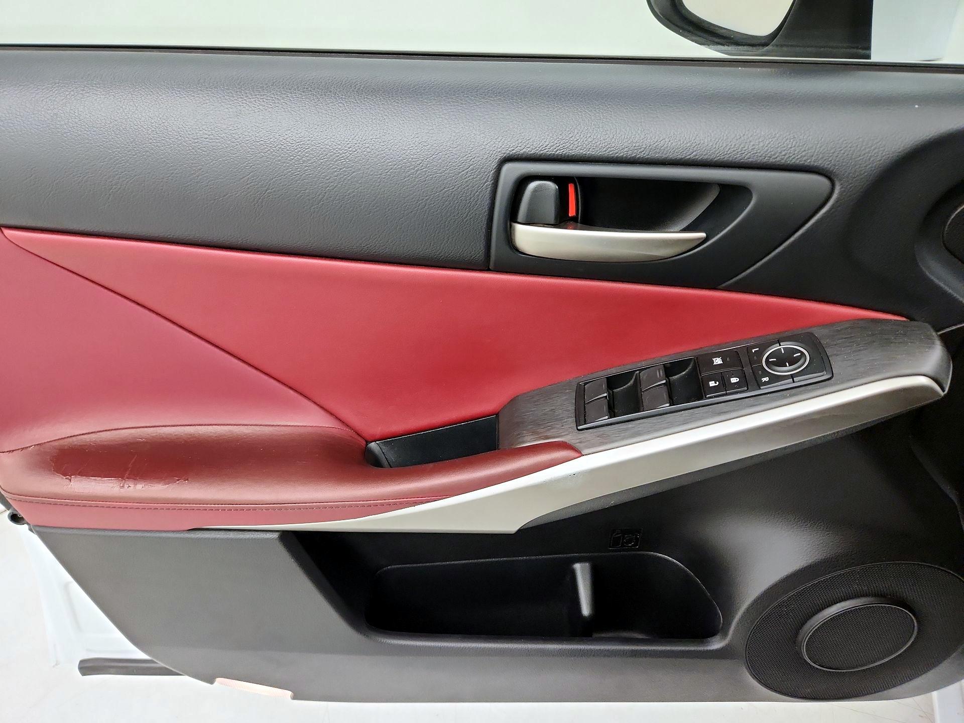 Thumbnail: 2019 Lexus IS - 12