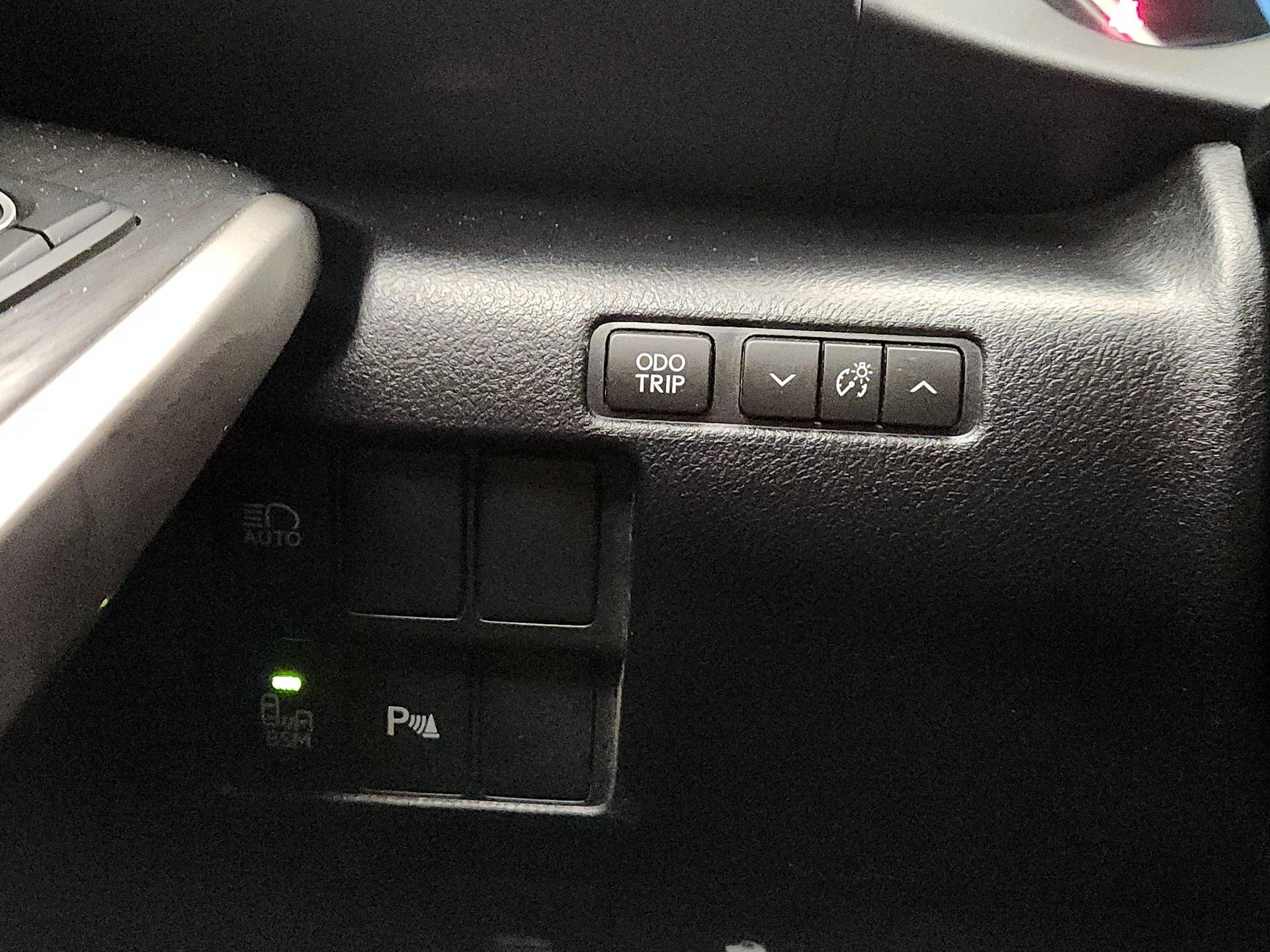 Thumbnail: 2019 Lexus IS - 13