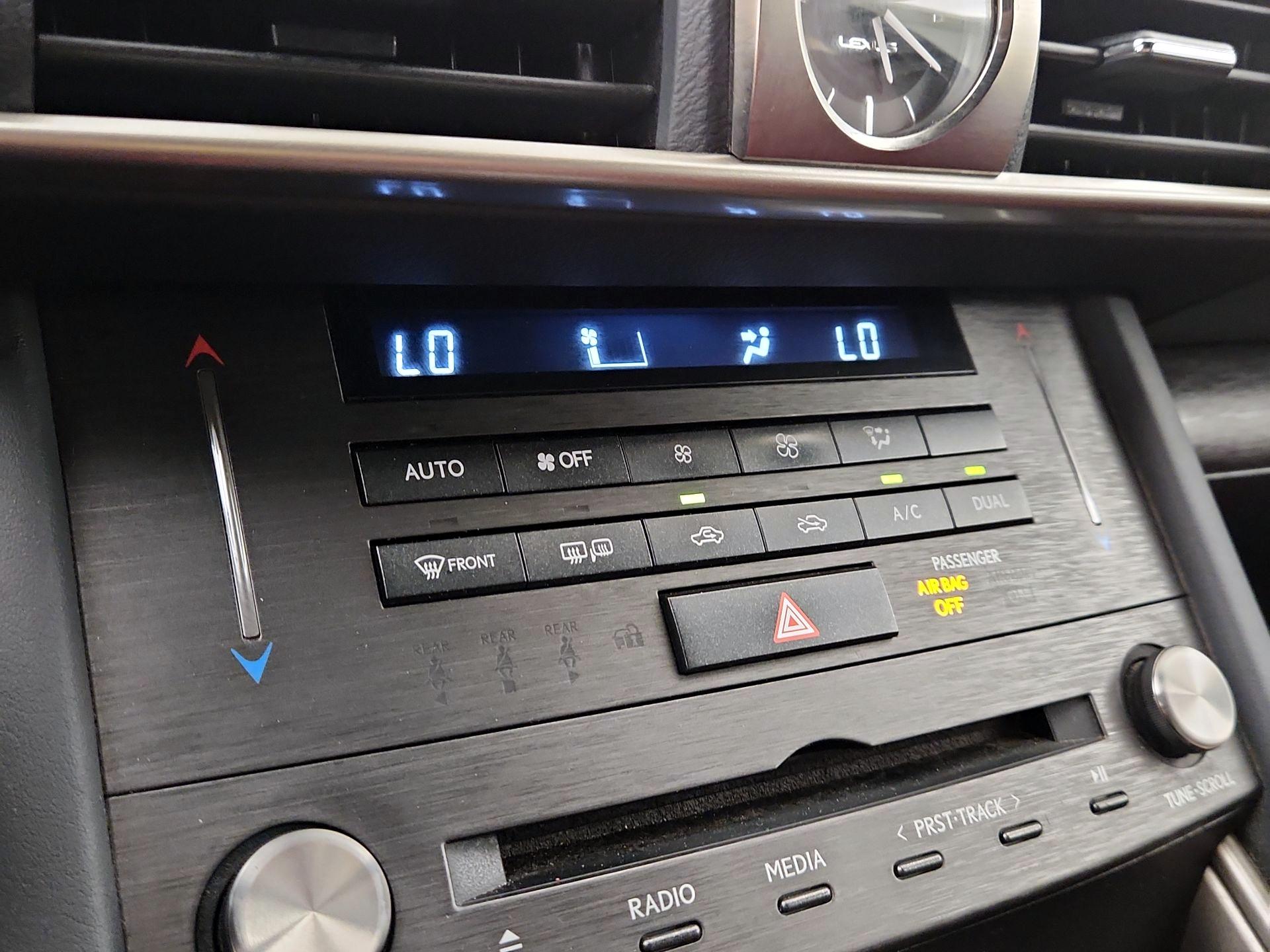 Thumbnail: 2019 Lexus IS - 17