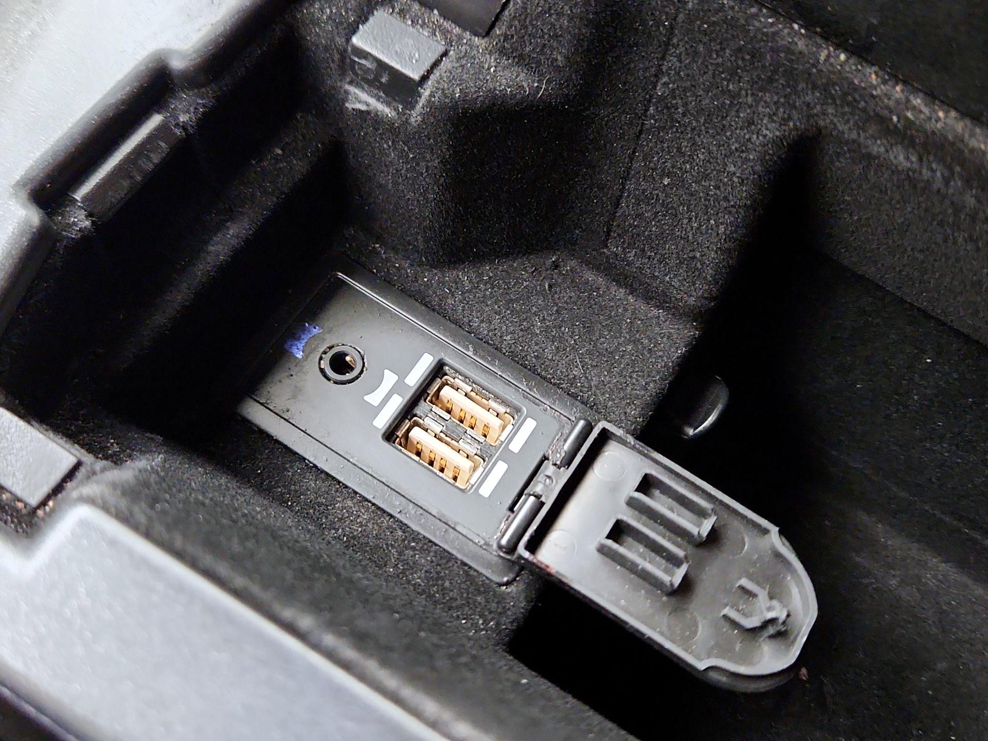 Thumbnail: 2019 Lexus IS - 19