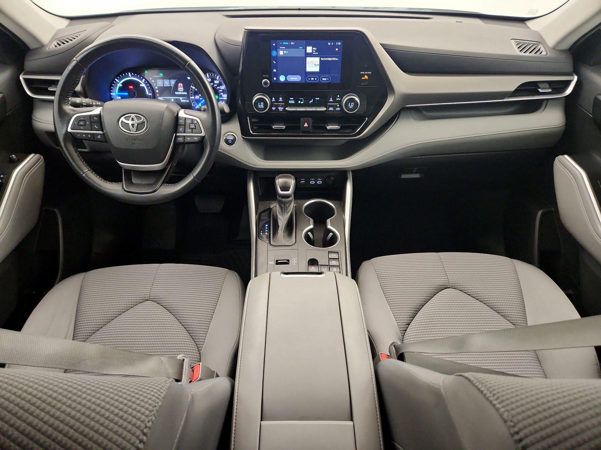 Thumbnail: 2023 Toyota Highlander - 9