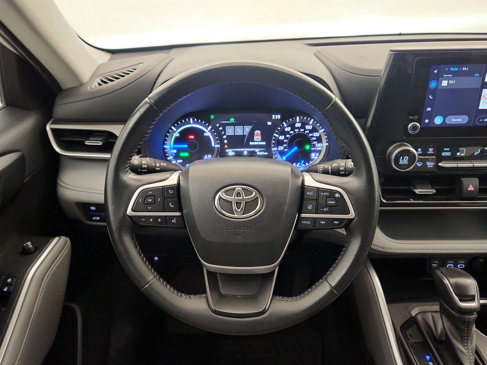 Thumbnail: 2023 Toyota Highlander - 10
