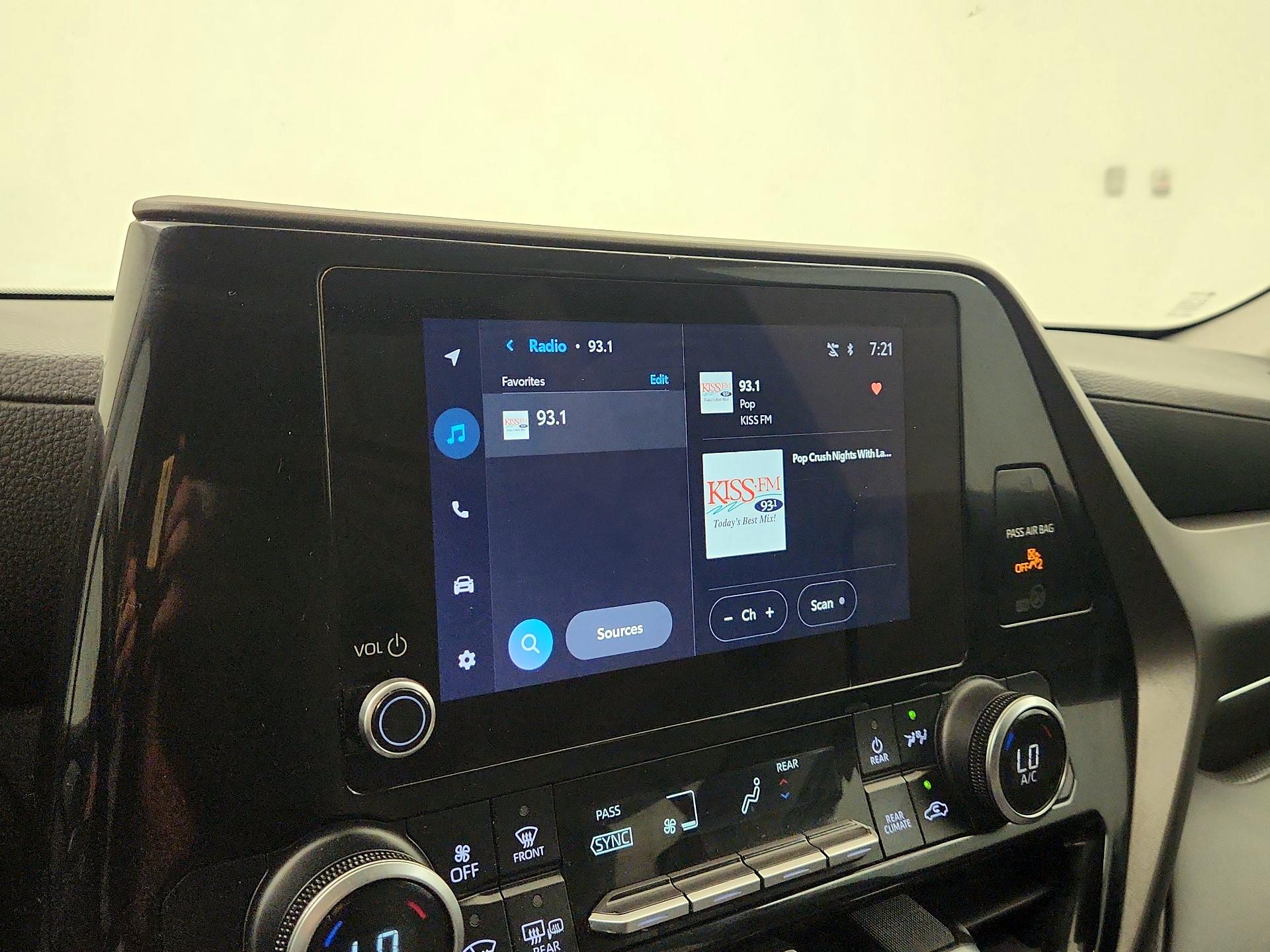 Thumbnail: 2023 Toyota Highlander - 15