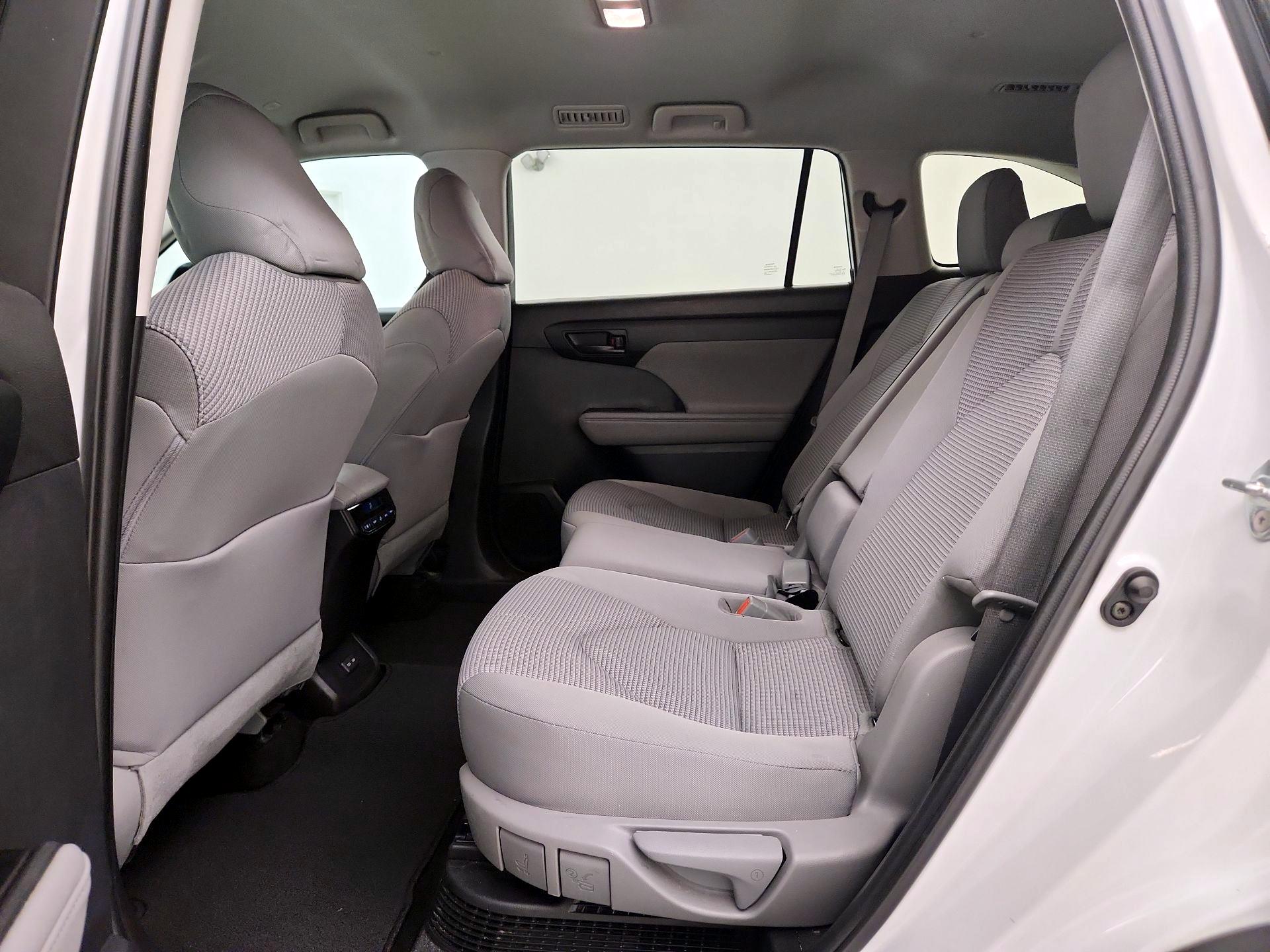 Thumbnail: 2023 Toyota Highlander - 19