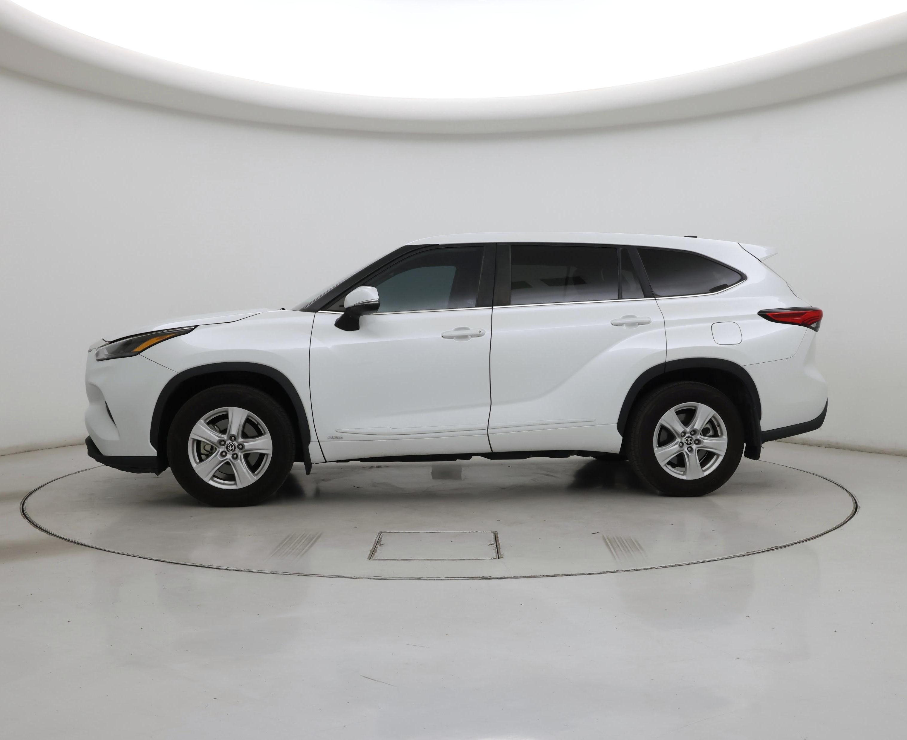 Thumbnail: 2023 Toyota Highlander - 3
