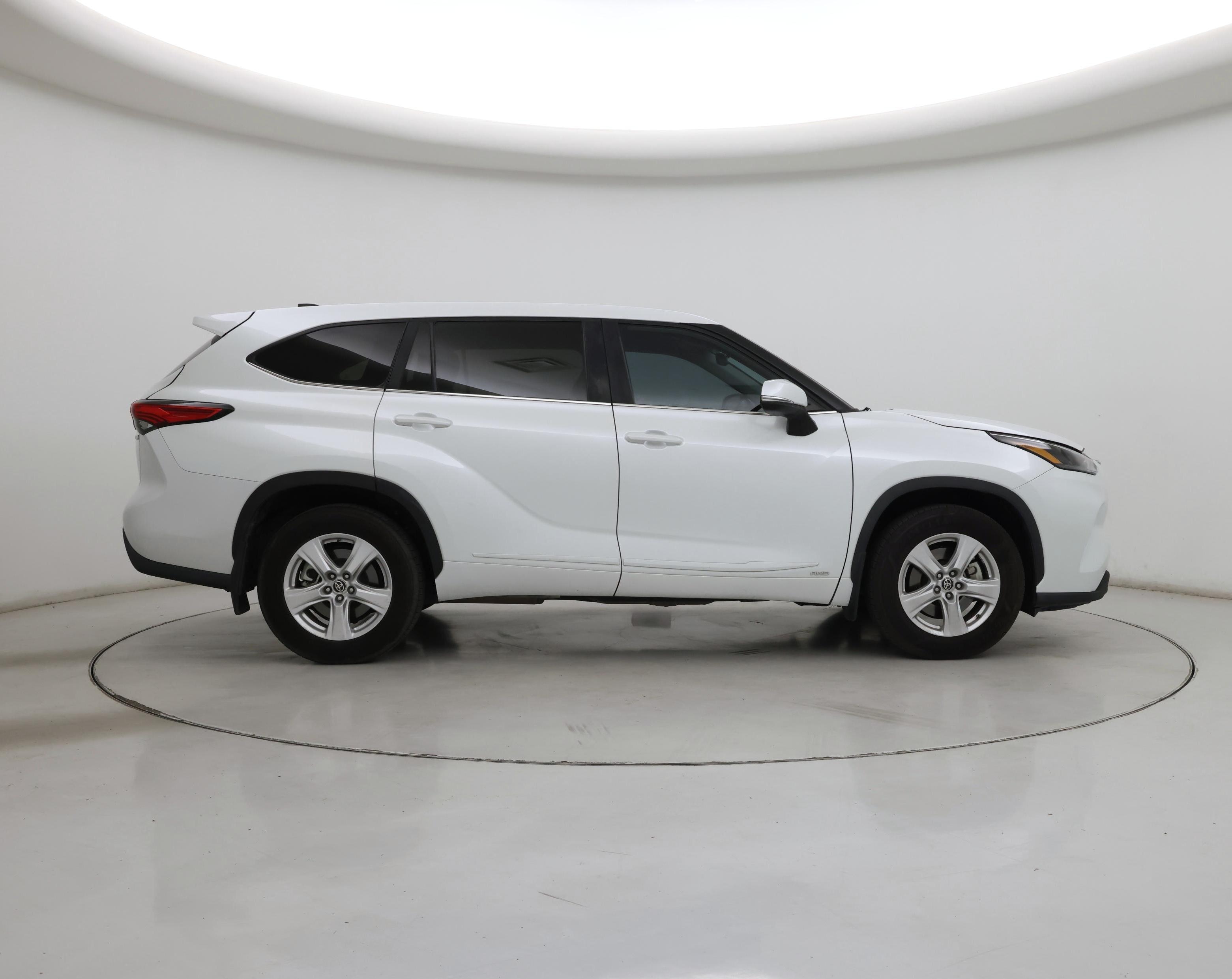 Thumbnail: 2023 Toyota Highlander - 7