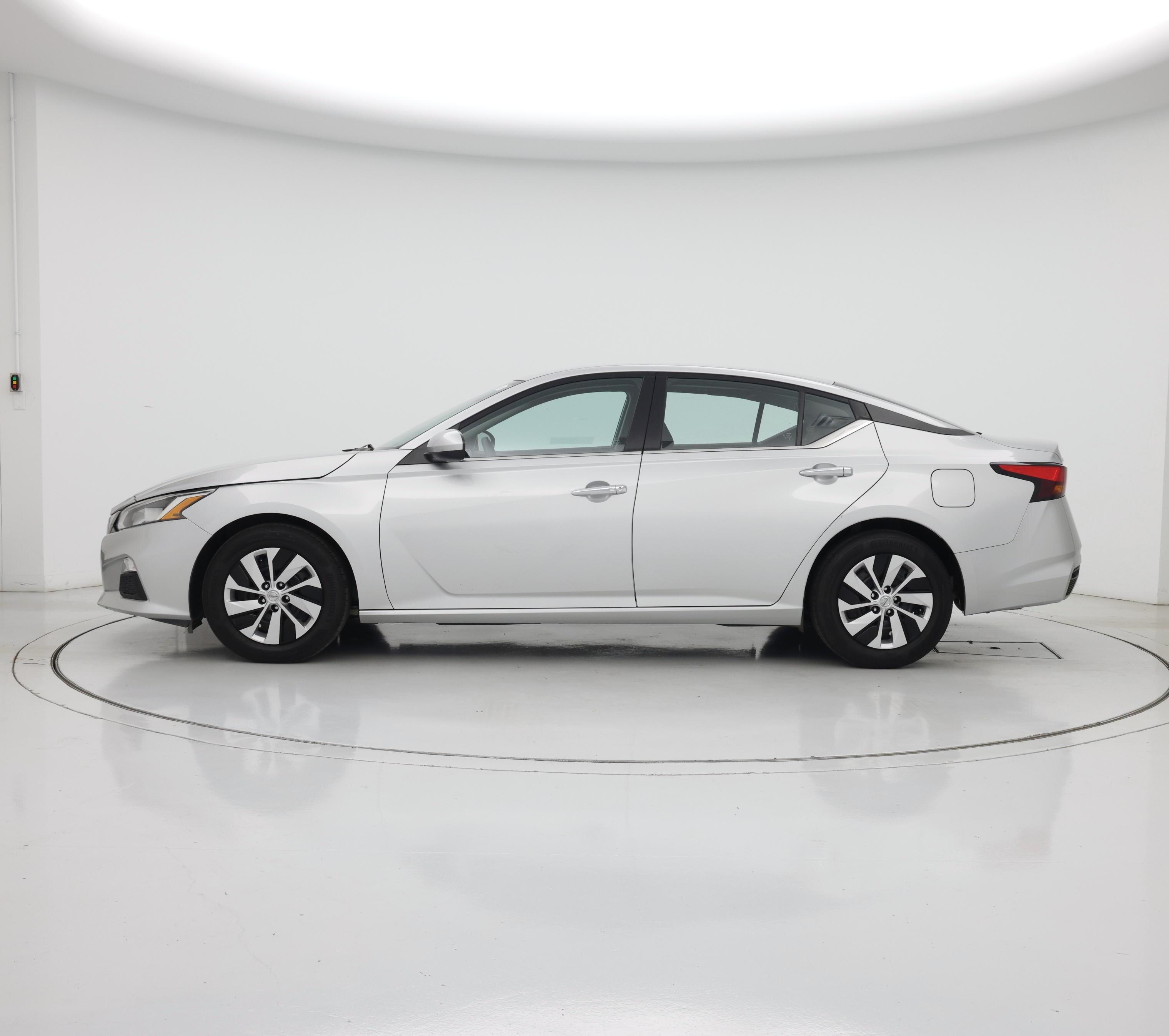 Thumbnail: 2021 Nissan Altima - 3