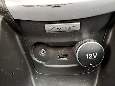 USB/AUX Ports