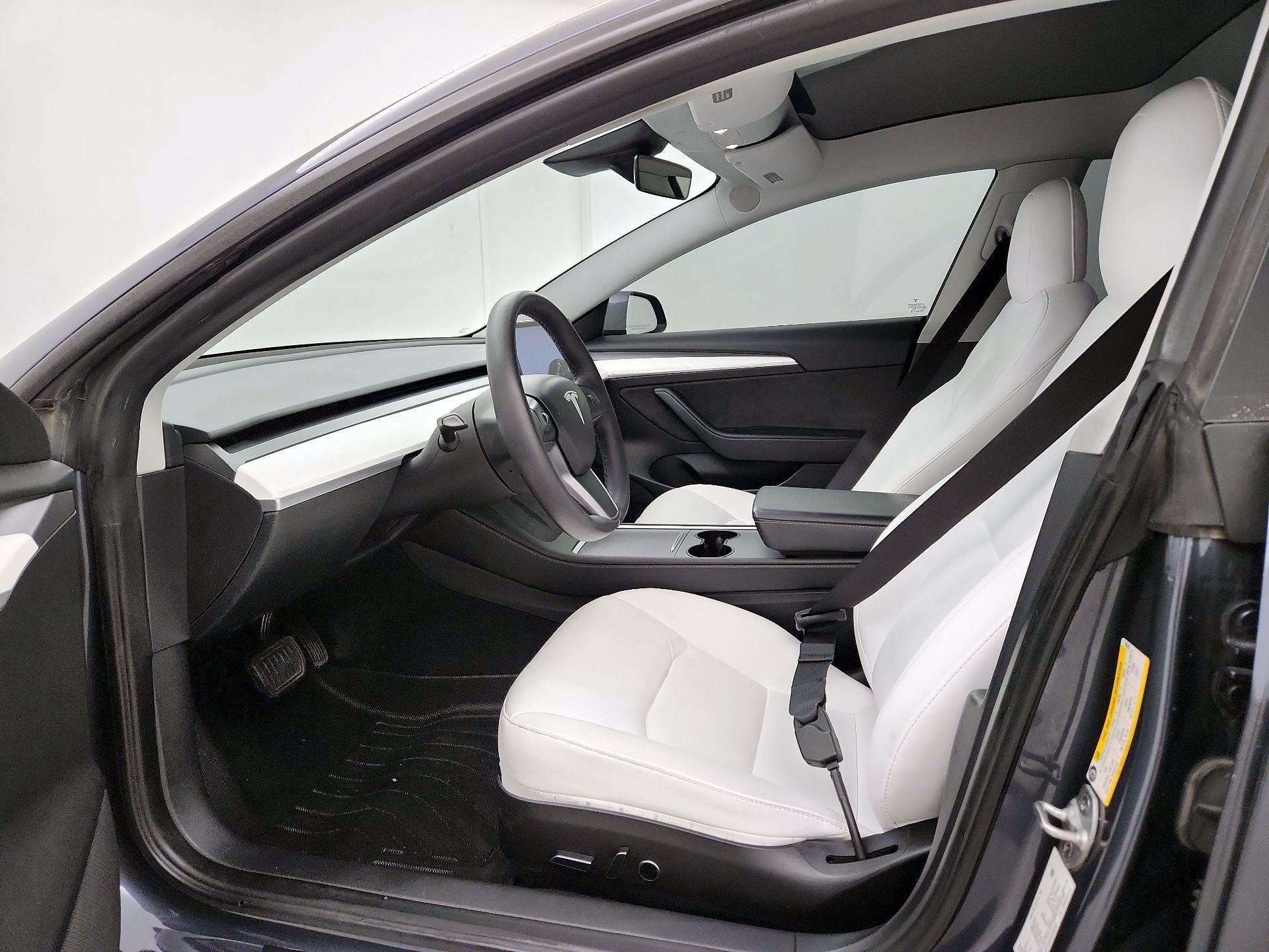 Thumbnail: 2023 Tesla Model 3 - 11