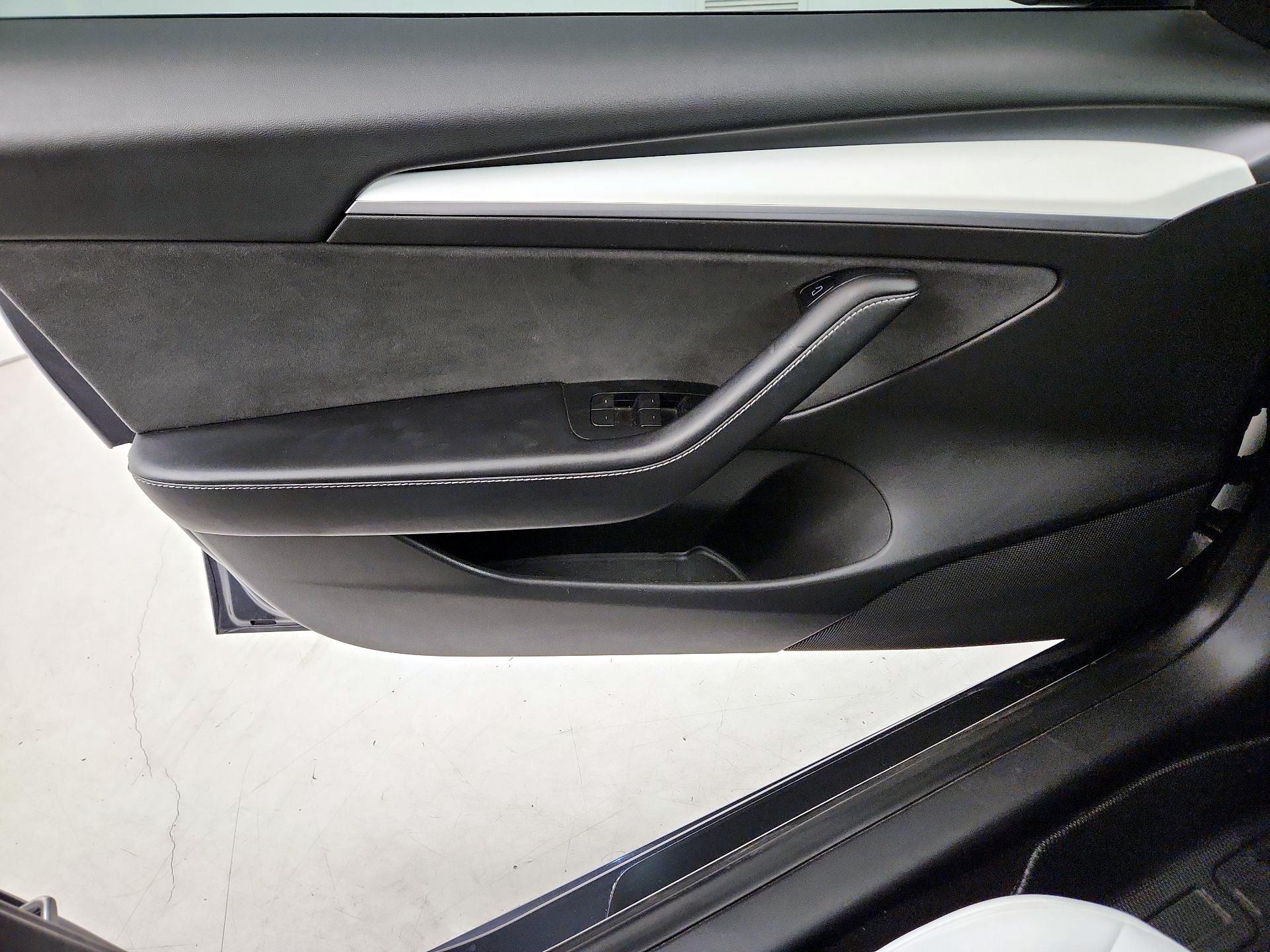 Thumbnail: 2023 Tesla Model 3 - 12