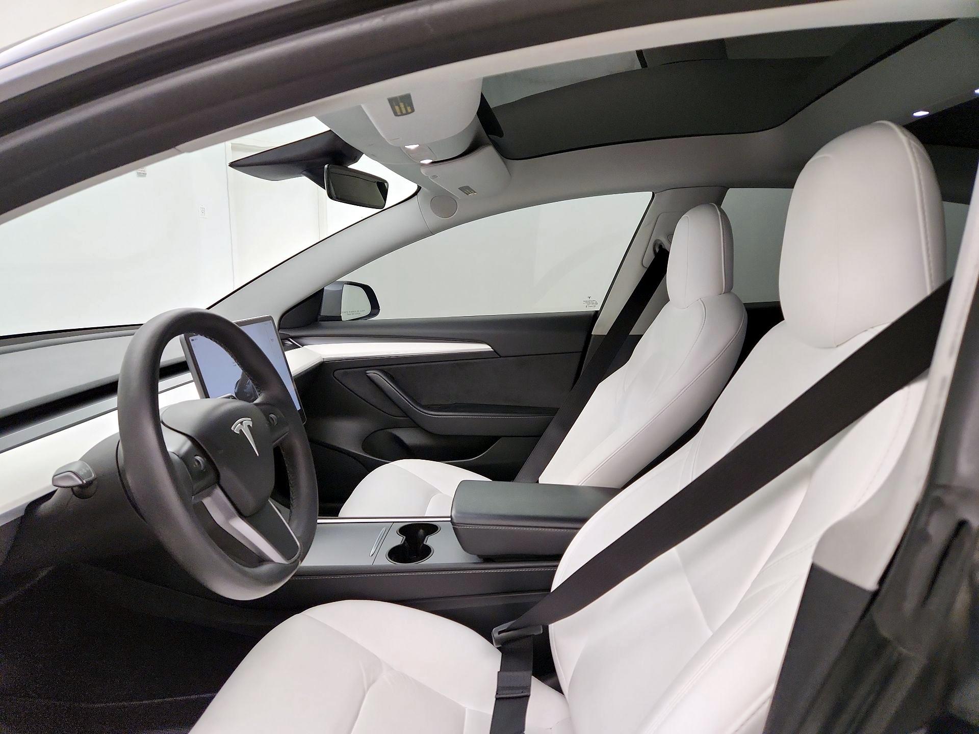 Thumbnail: 2023 Tesla Model 3 - 18