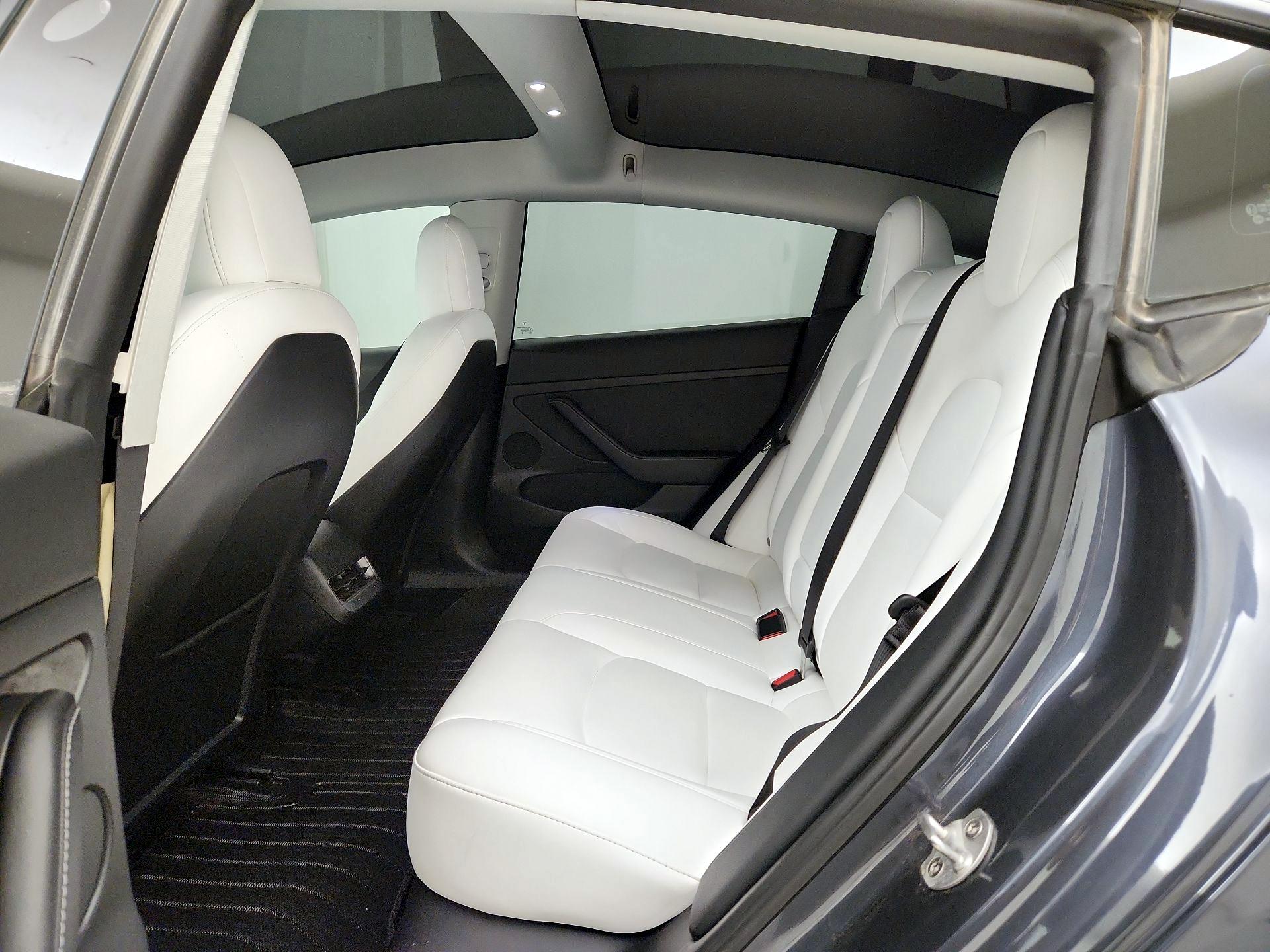 Thumbnail: 2023 Tesla Model 3 - 19