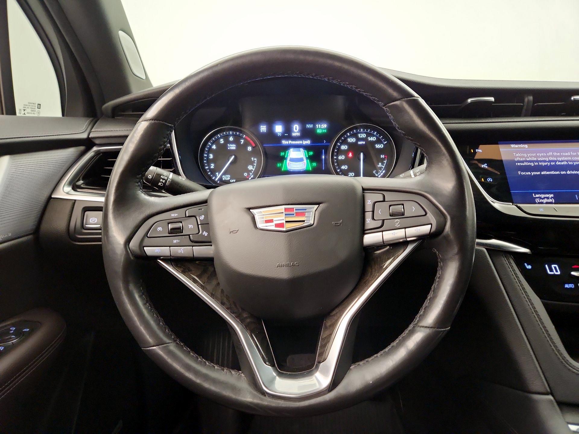 Thumbnail: 2022 Cadillac XT6 - 10
