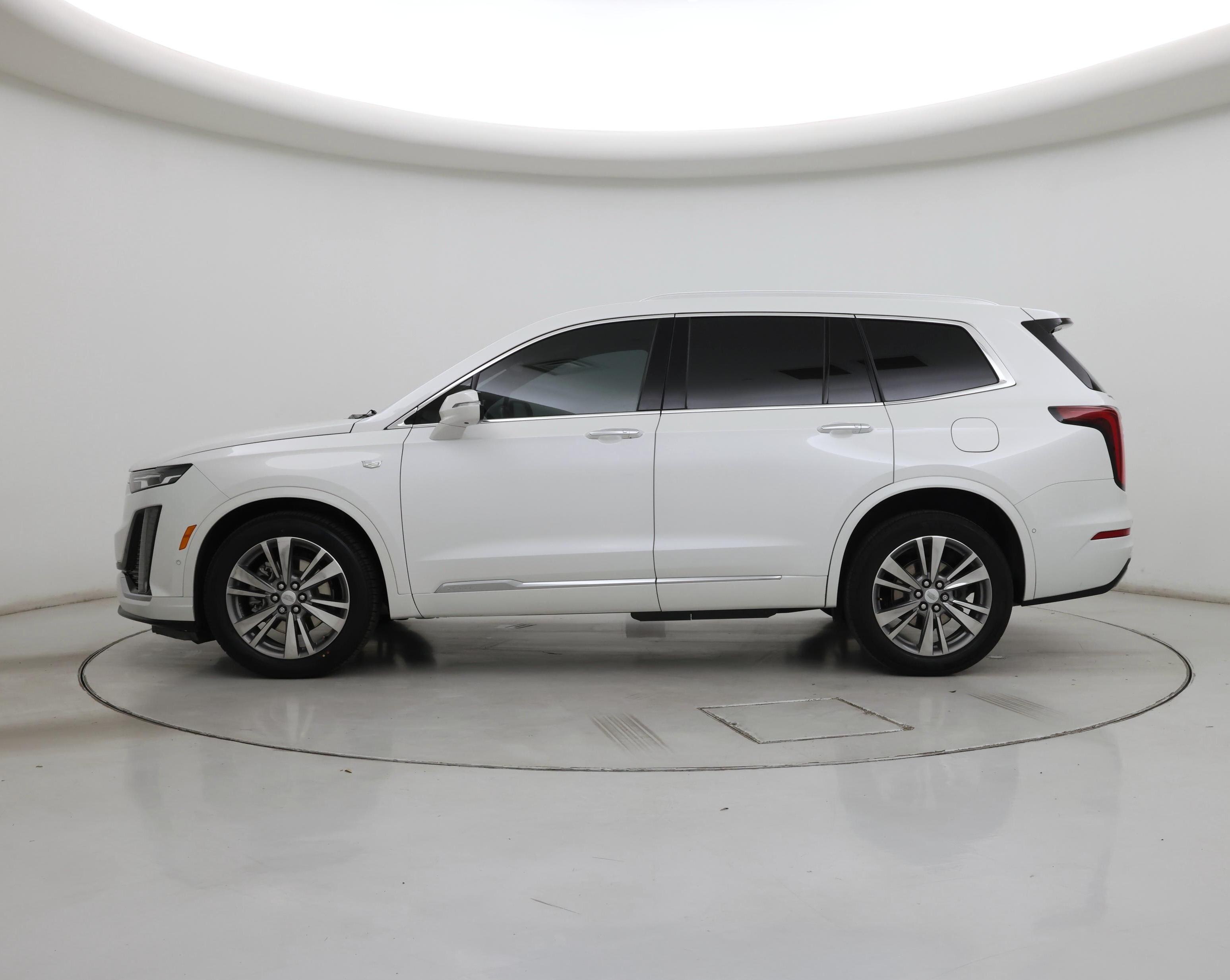 Thumbnail: 2022 Cadillac XT6 - 3