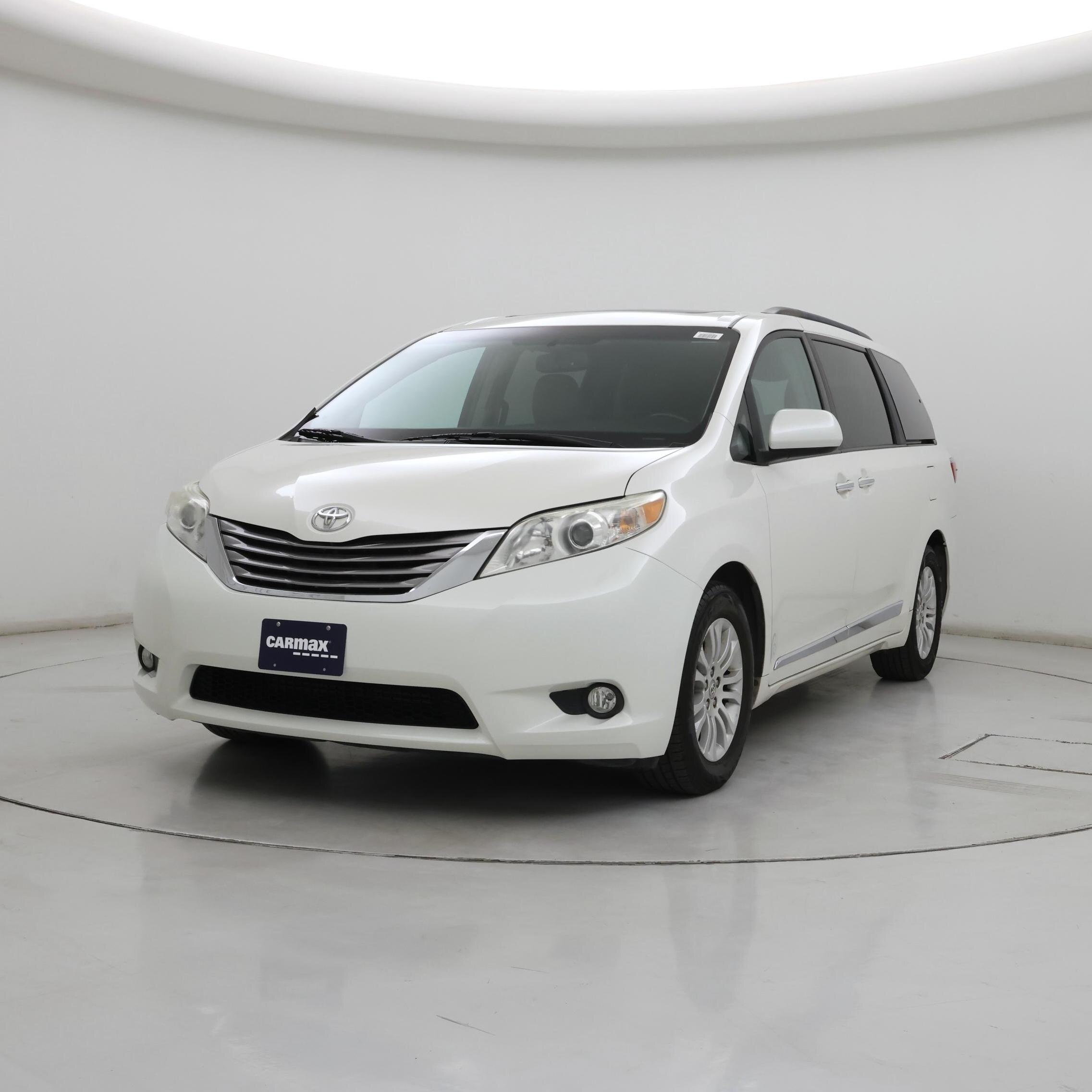 Thumbnail: 2017 Toyota Sienna - 4