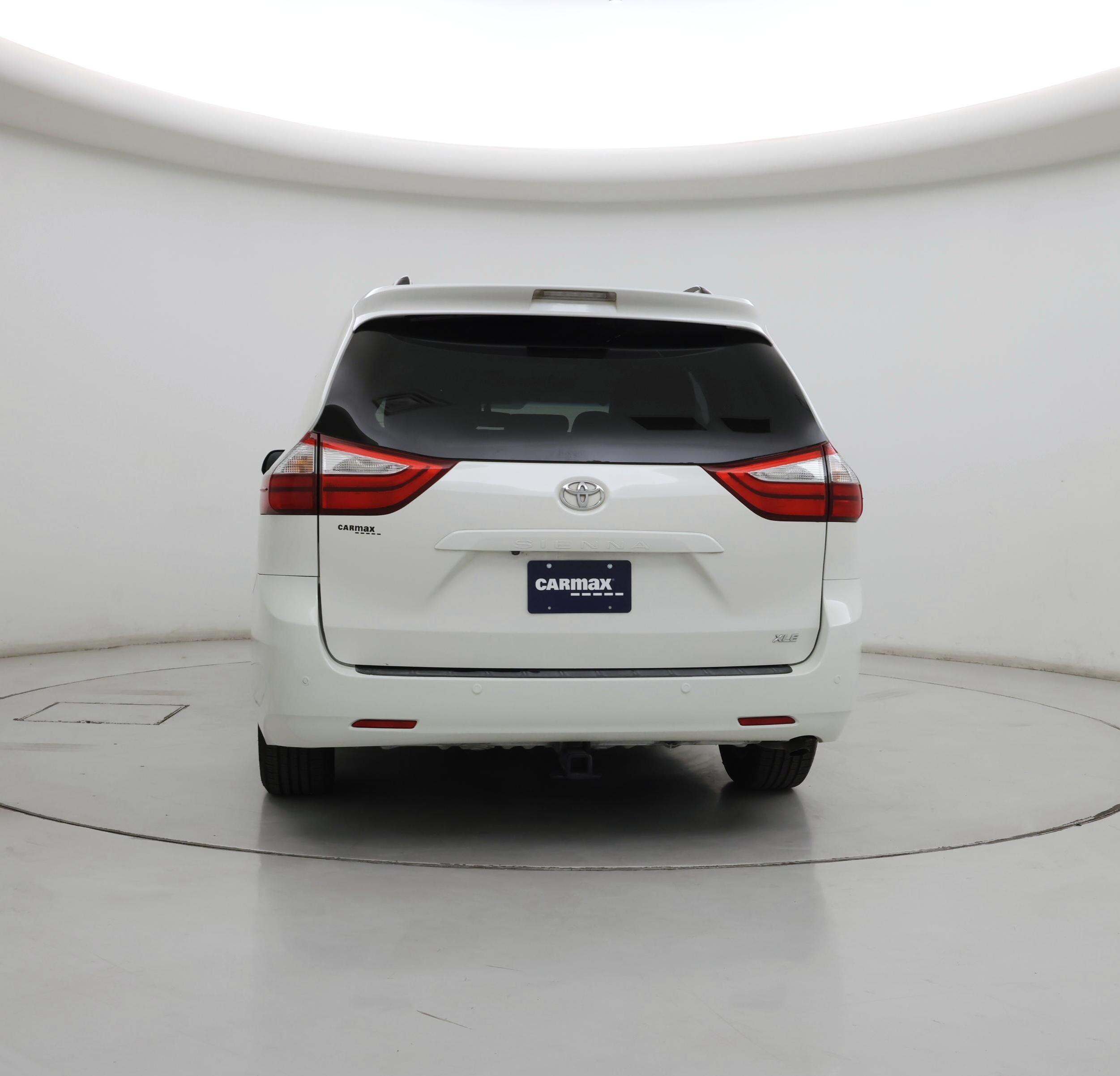 Thumbnail: 2017 Toyota Sienna - 6