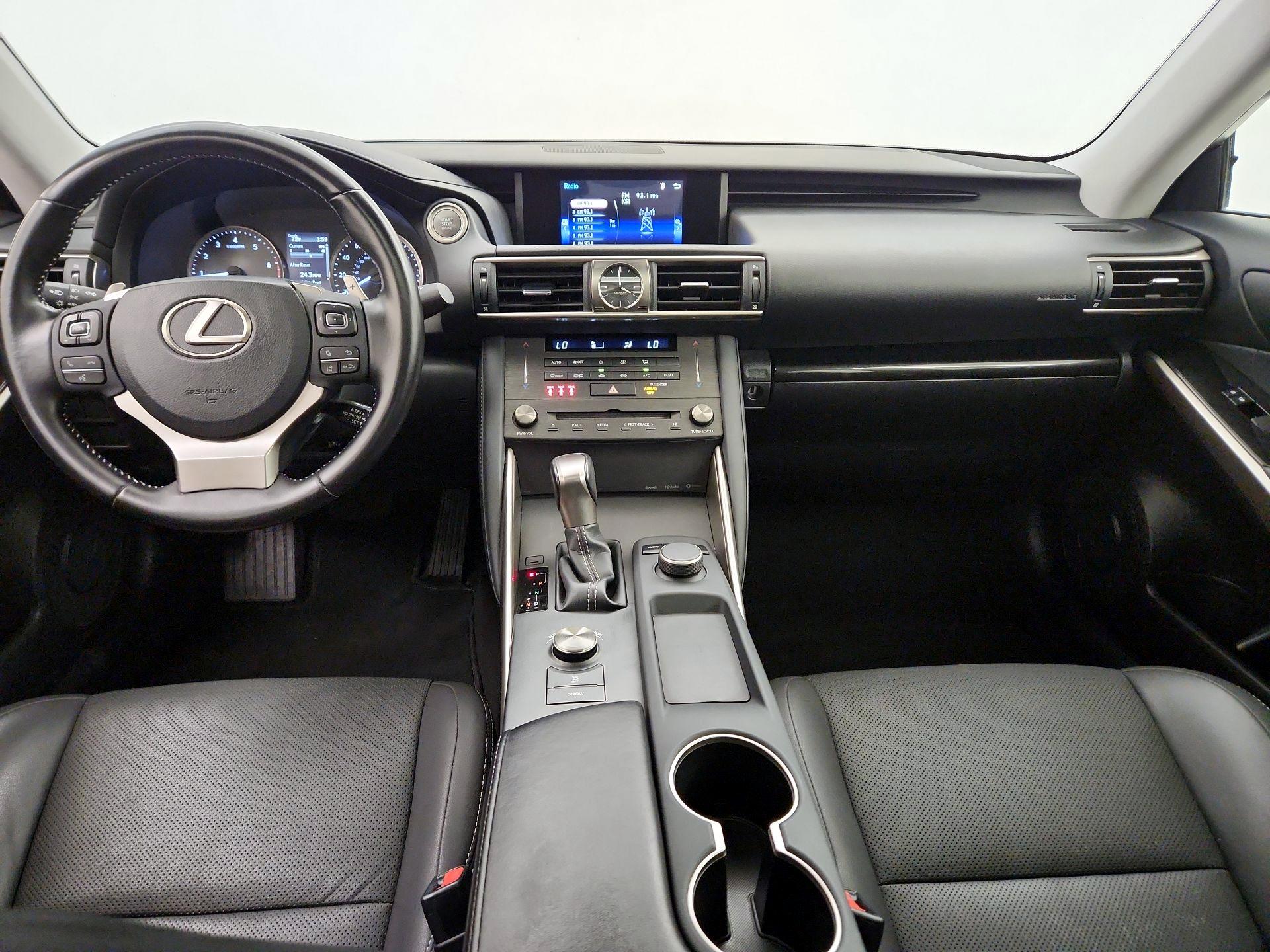 Thumbnail: 2020 Lexus IS - 9