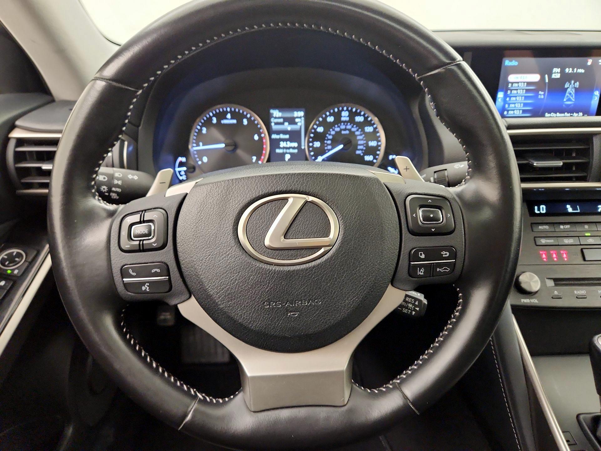Thumbnail: 2020 Lexus IS - 10