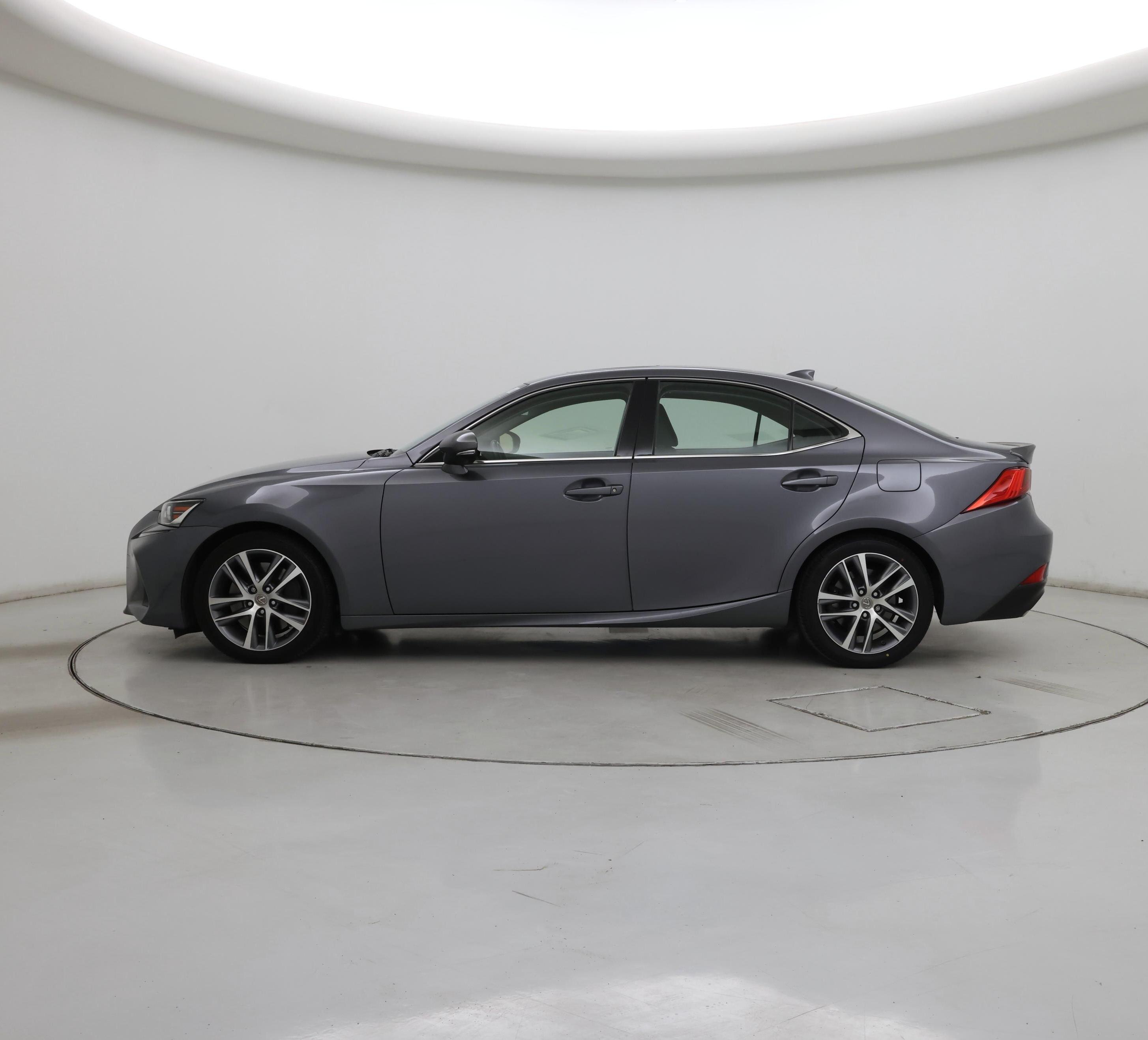 Thumbnail: 2020 Lexus IS - 3