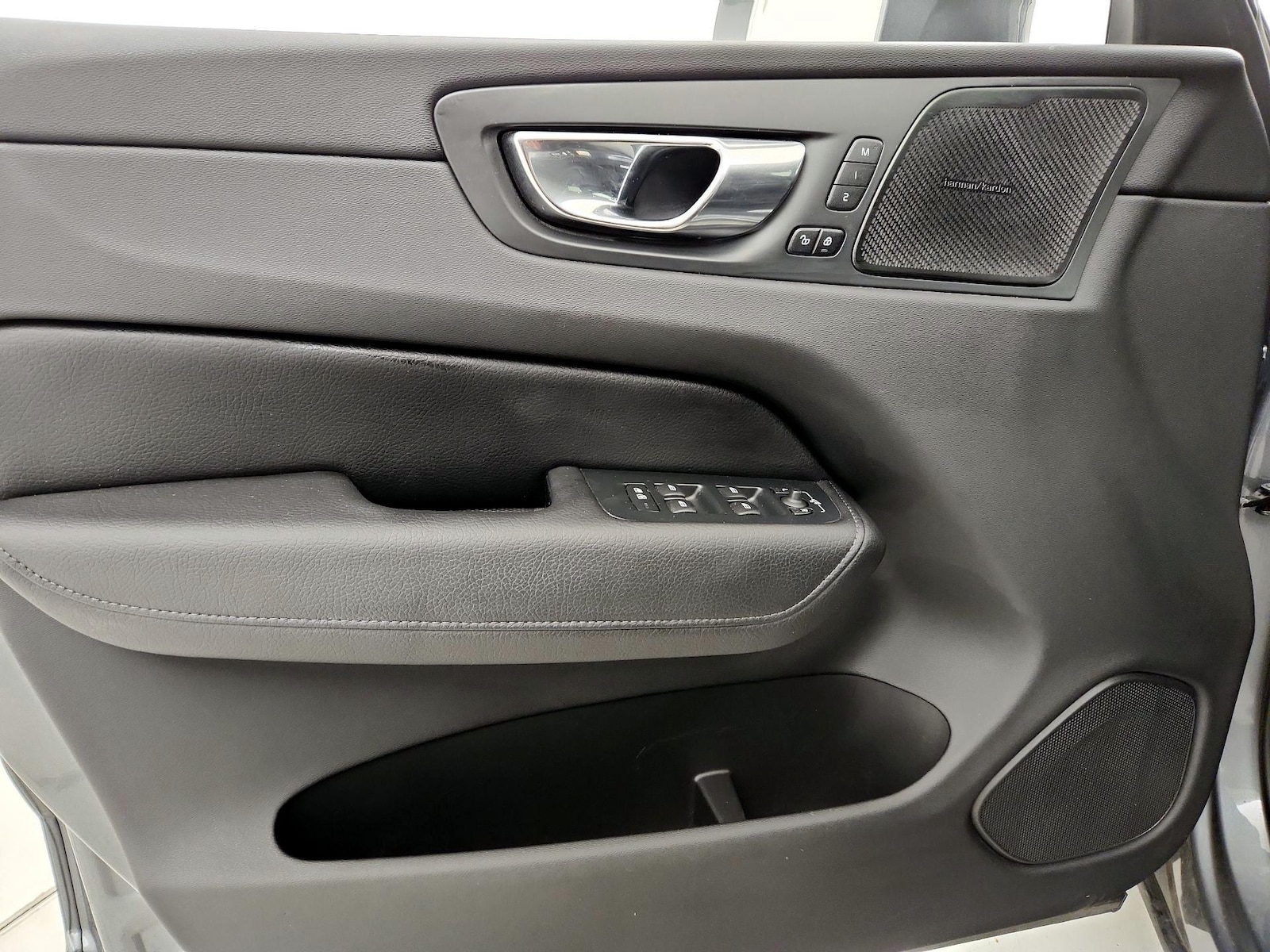 2020 Volvo XC60 Momentum - Photo 13