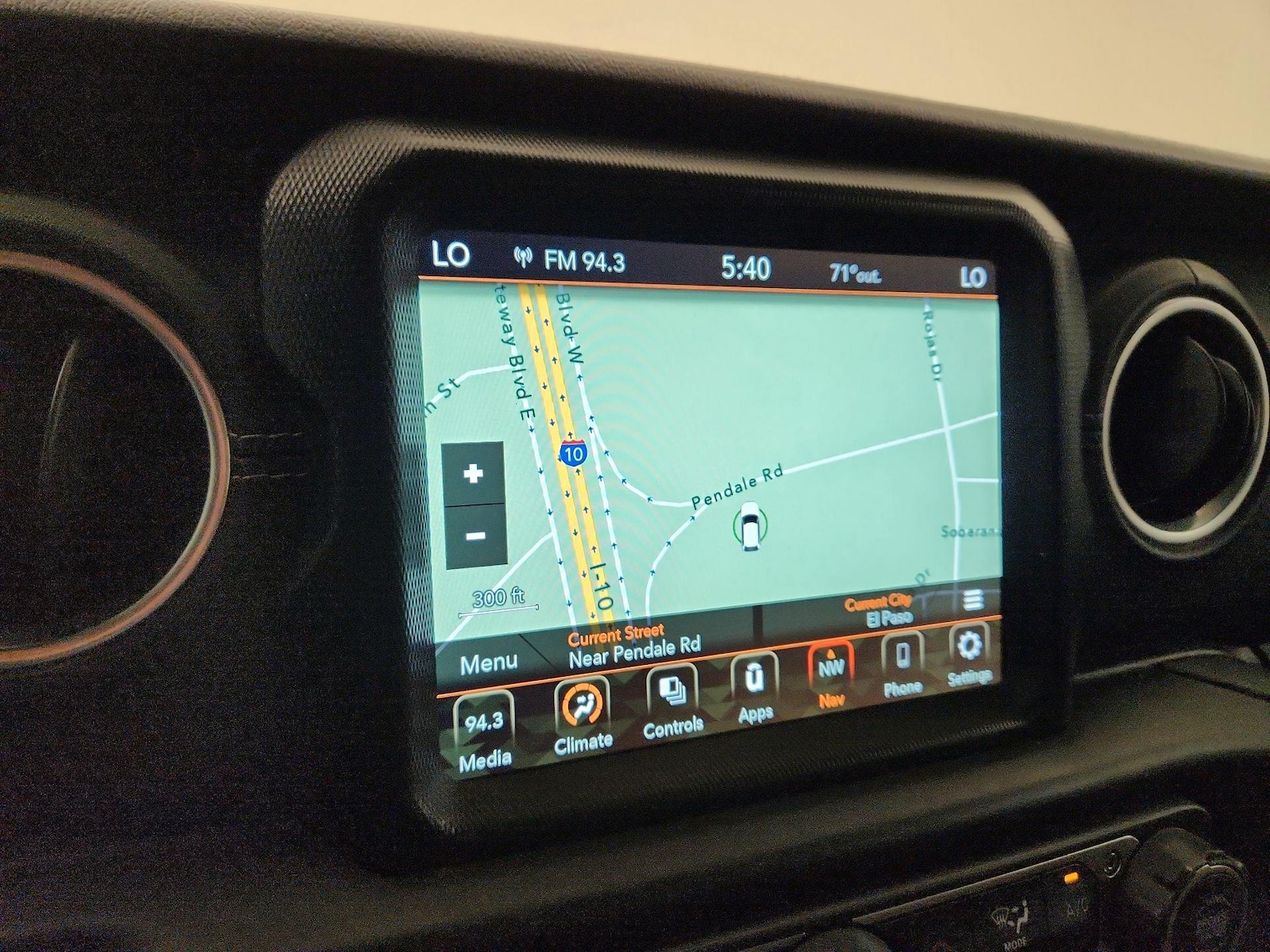 2022 Jeep Gladiator Overland - Photo 14