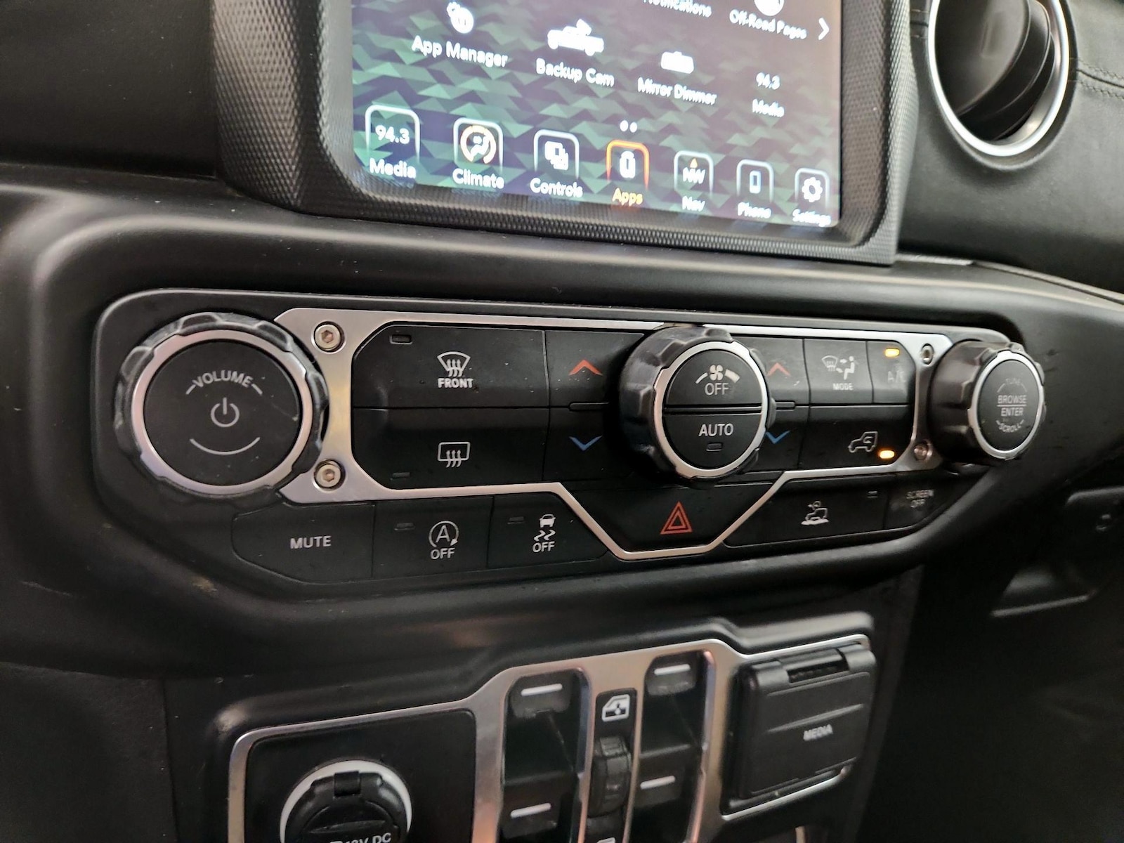 2022 Jeep Gladiator Overland - Photo 17