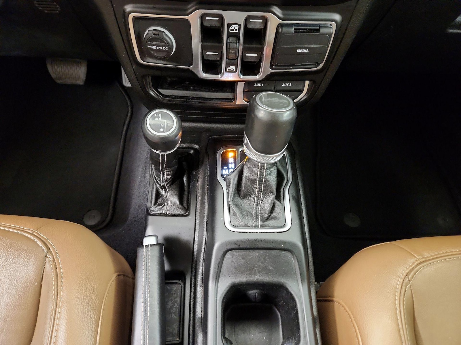 2022 Jeep Gladiator Overland - Photo 18