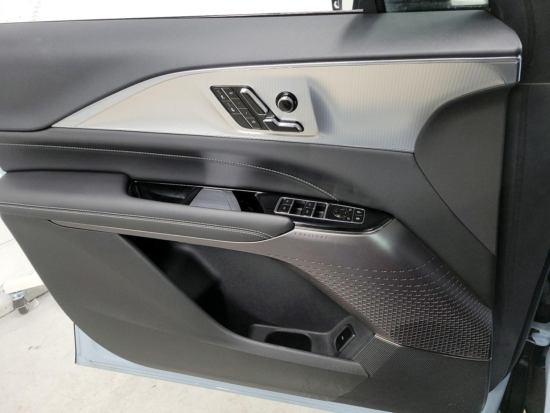 Thumbnail: 2024 Cadillac Lyriq - 12