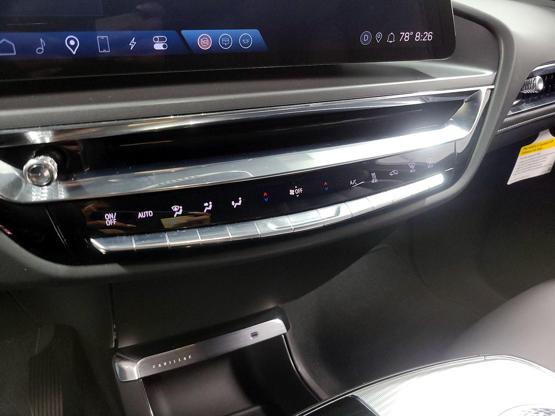 Thumbnail: 2024 Cadillac Lyriq - 18