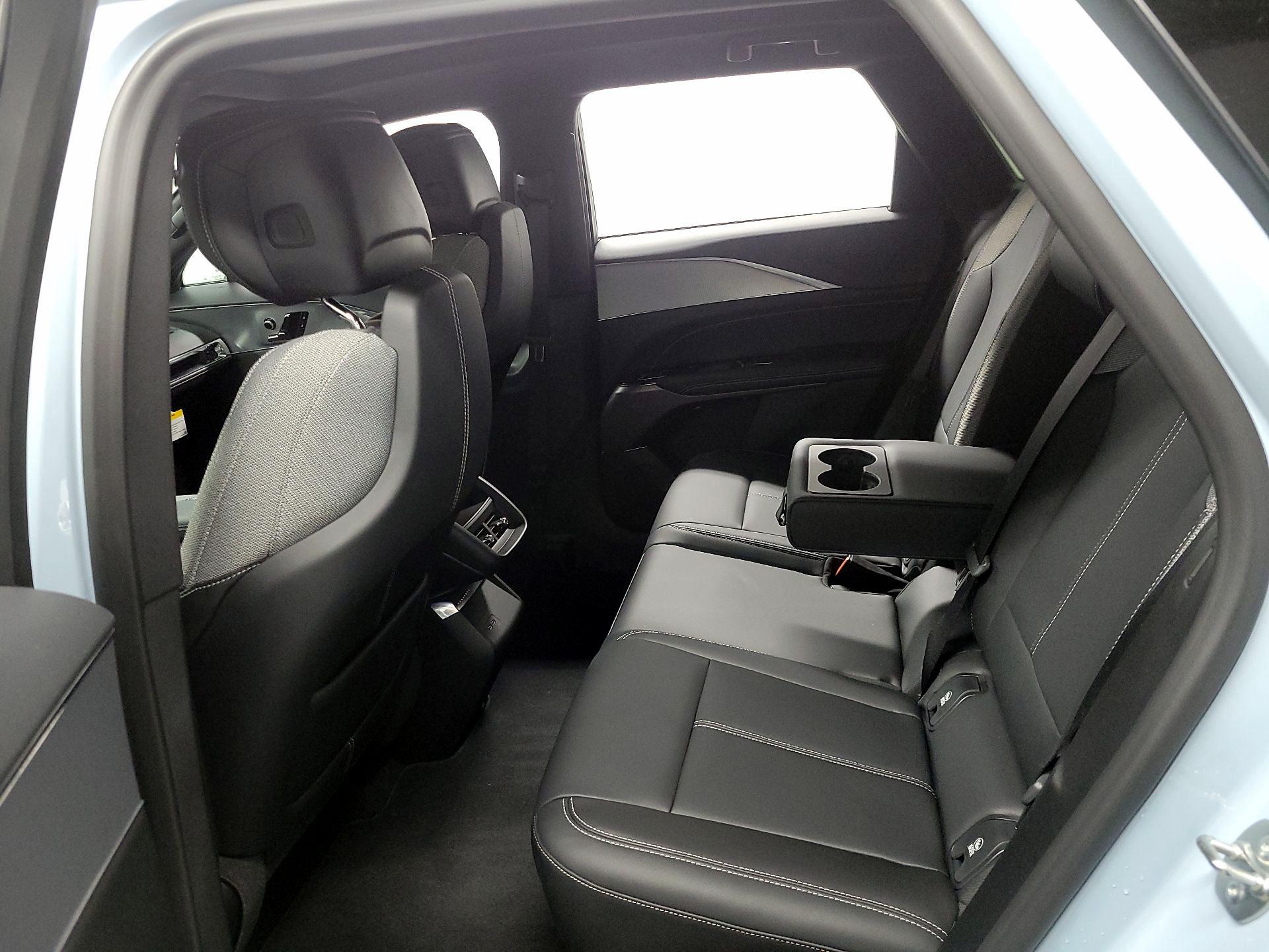 Thumbnail: 2024 Cadillac Lyriq - 19