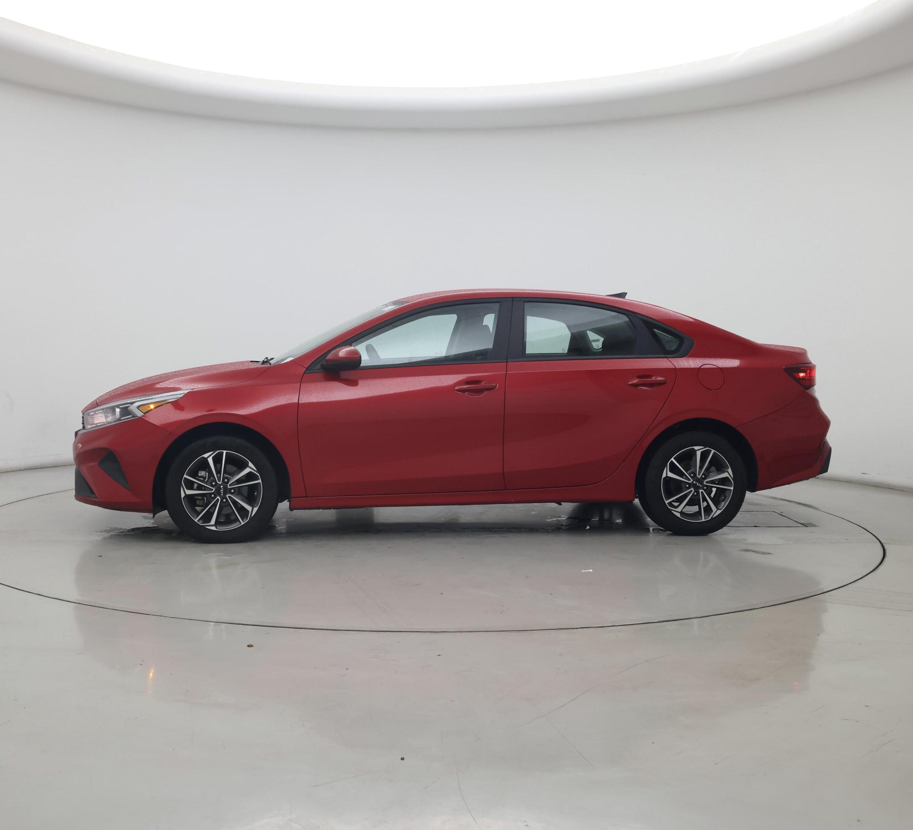 Thumbnail: 2024 Kia Forte - 3