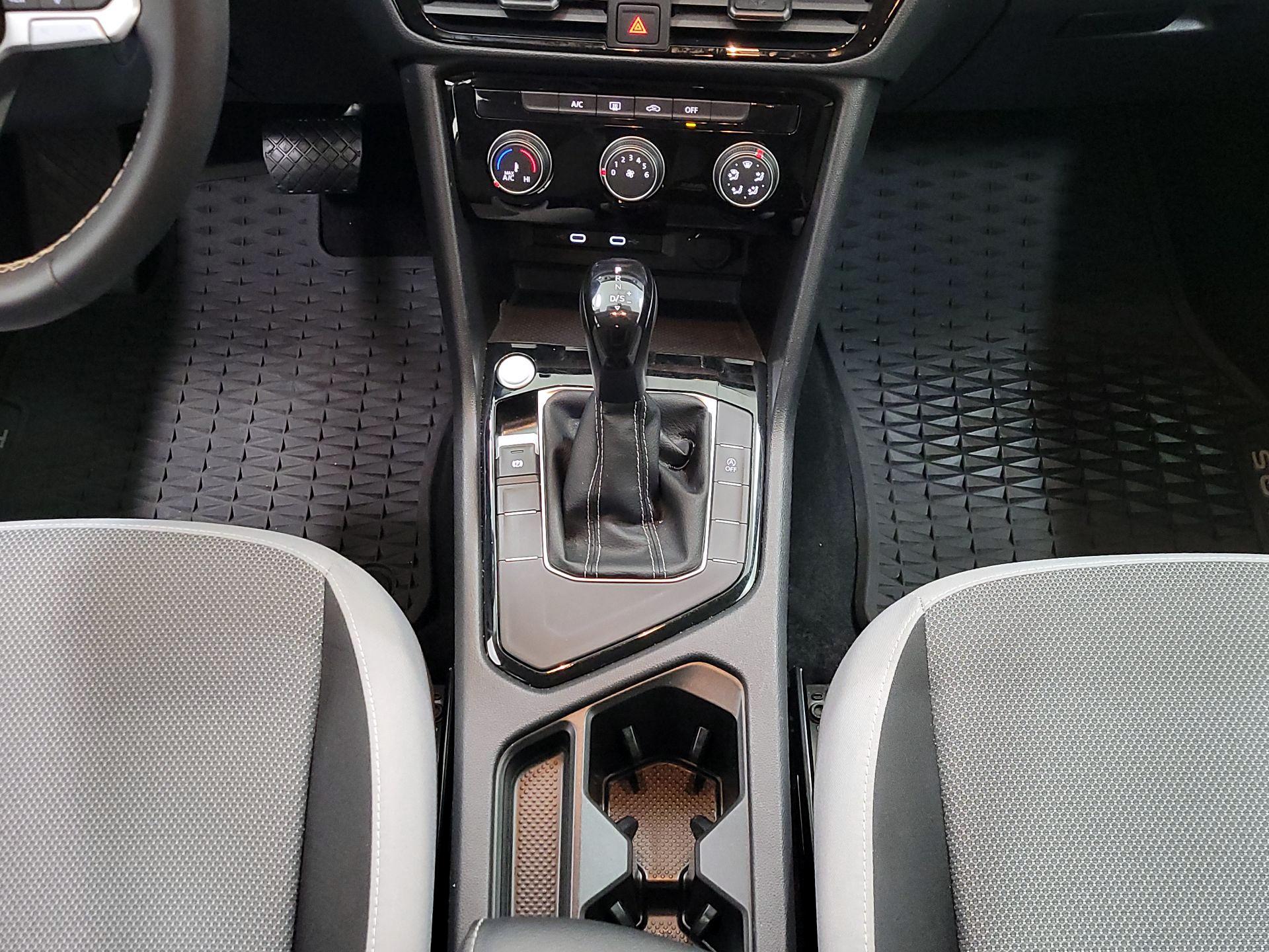 Thumbnail: 2023 Volkswagen Taos - 17