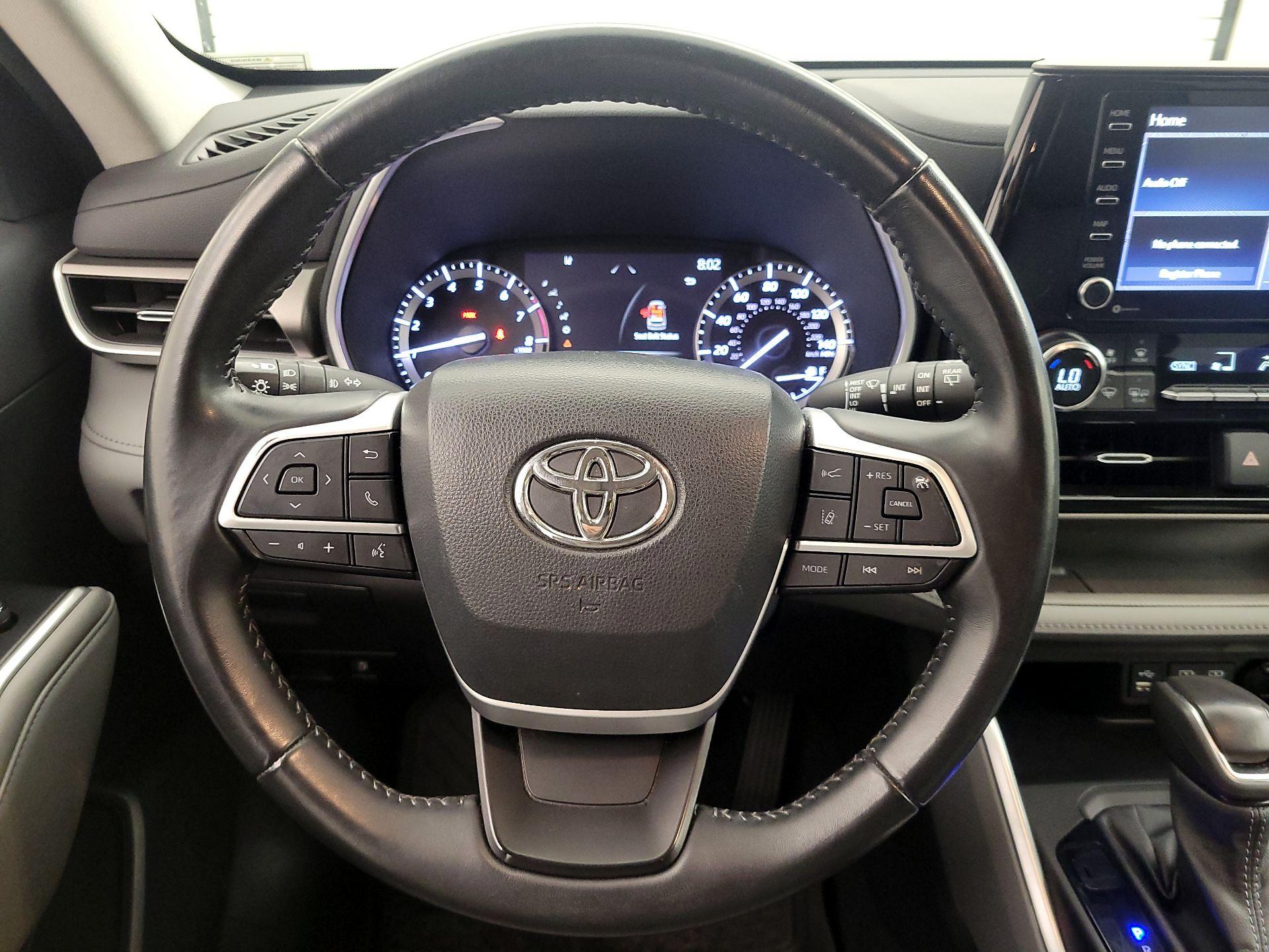 Thumbnail: 2022 Toyota Highlander - 10