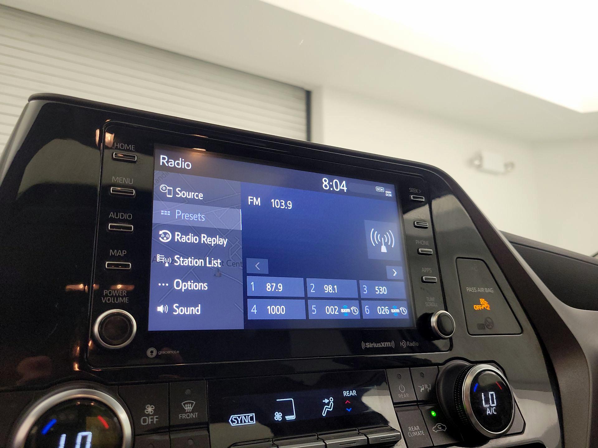 Thumbnail: 2022 Toyota Highlander - 16