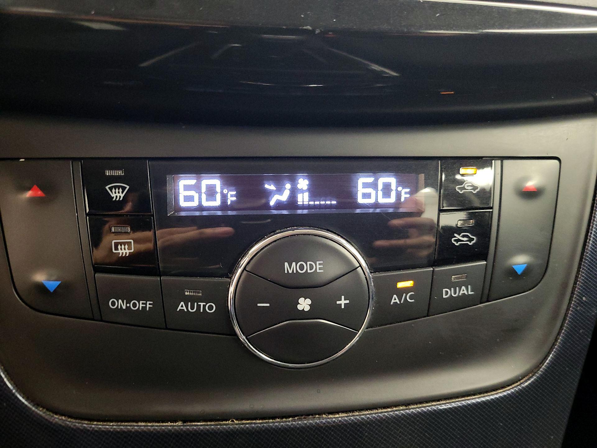 Thumbnail: 2019 Nissan Sentra - 16